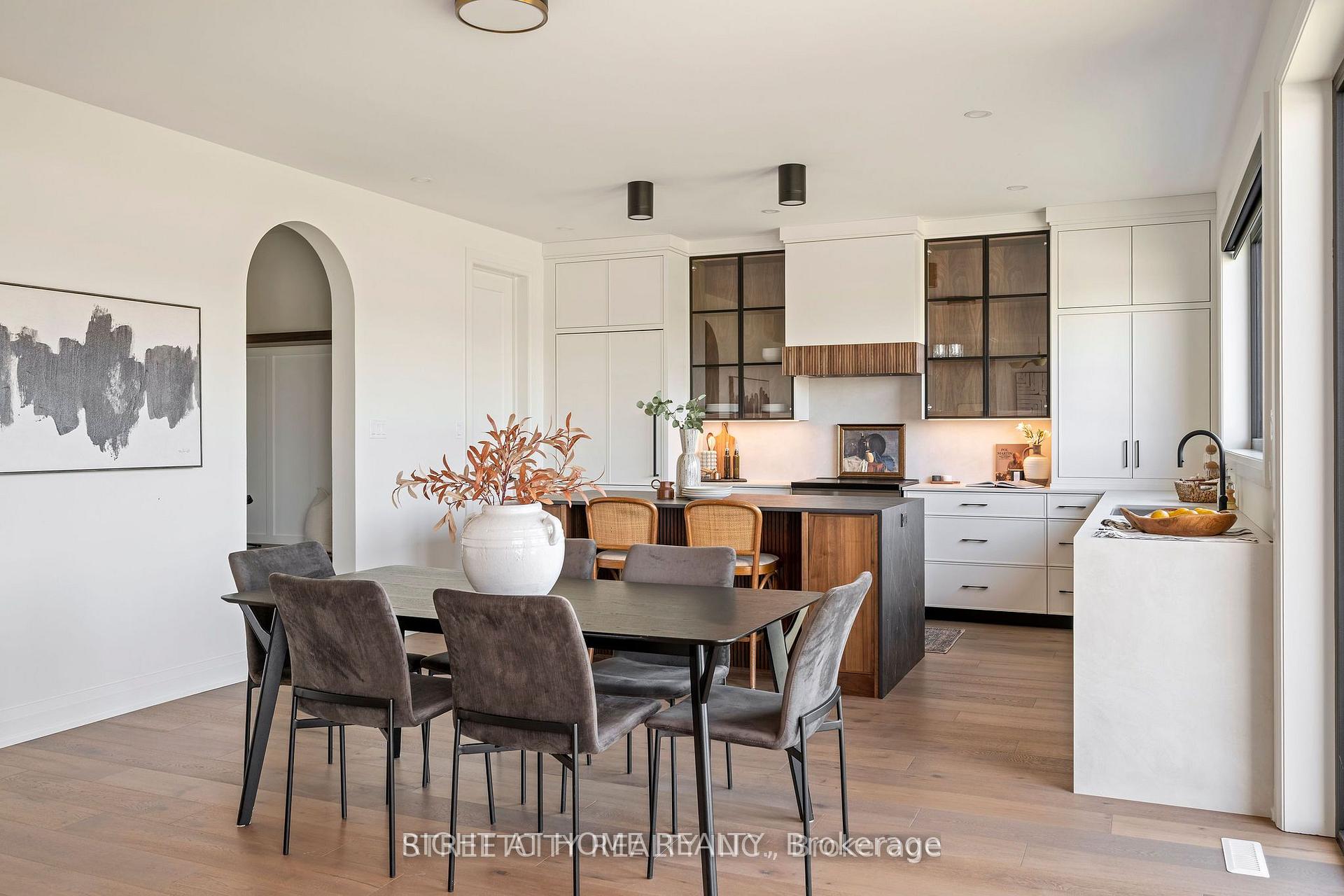Photo 12 of 6326 Old Garrison Boulevard, London, South V — HOMEH