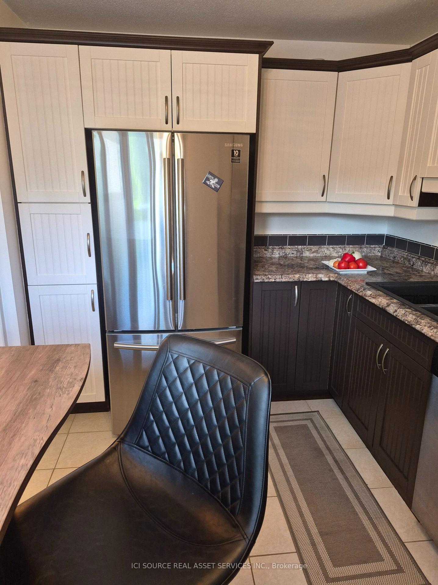 Photo 4 of 1576 Lassiter Terrace, Ottawa, Beaconwood — HOMEH