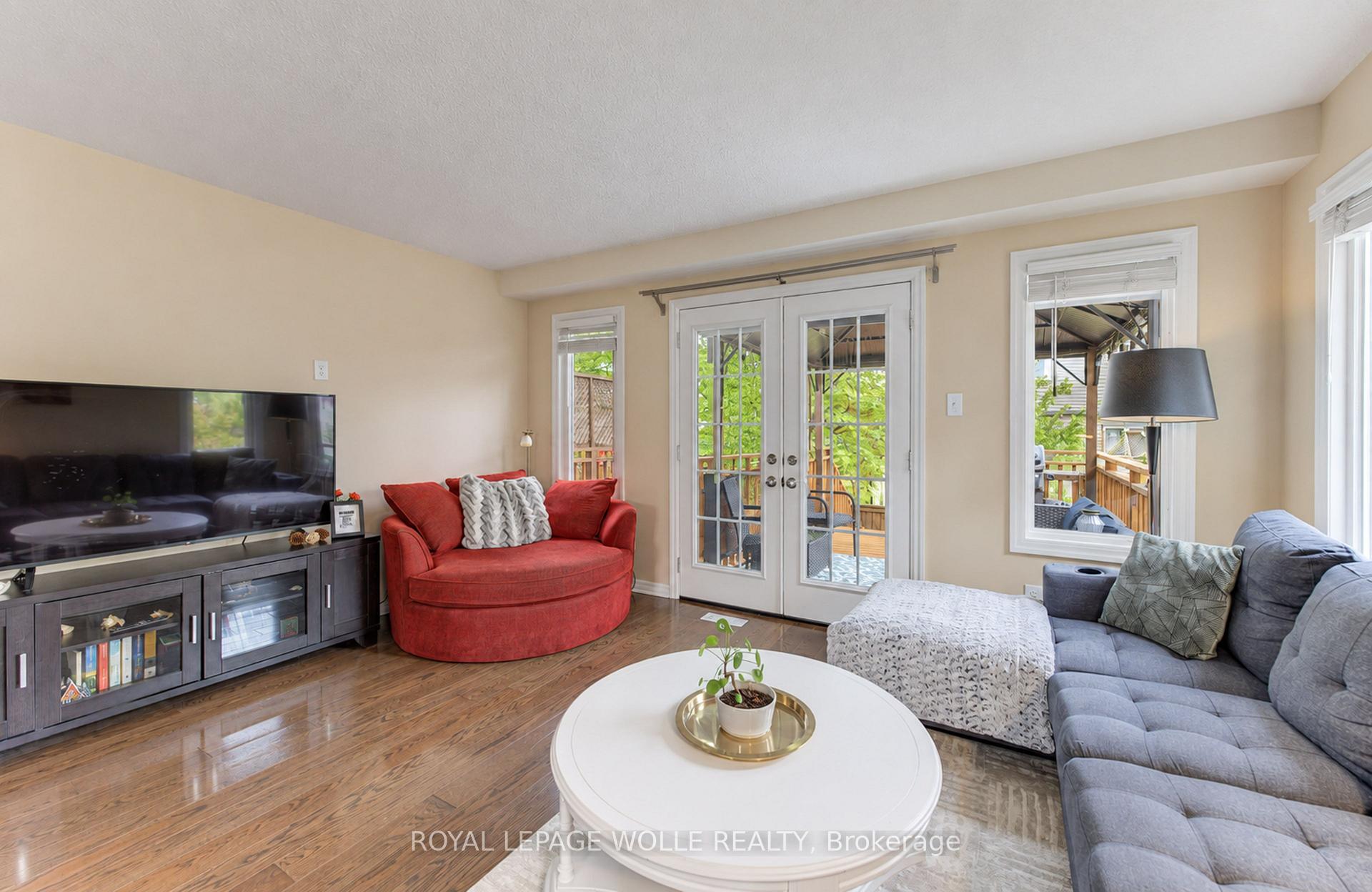Photo 8 of Unit 40, 10 Foxglove Crescent, Kitchener, Larentian West — HOMEH