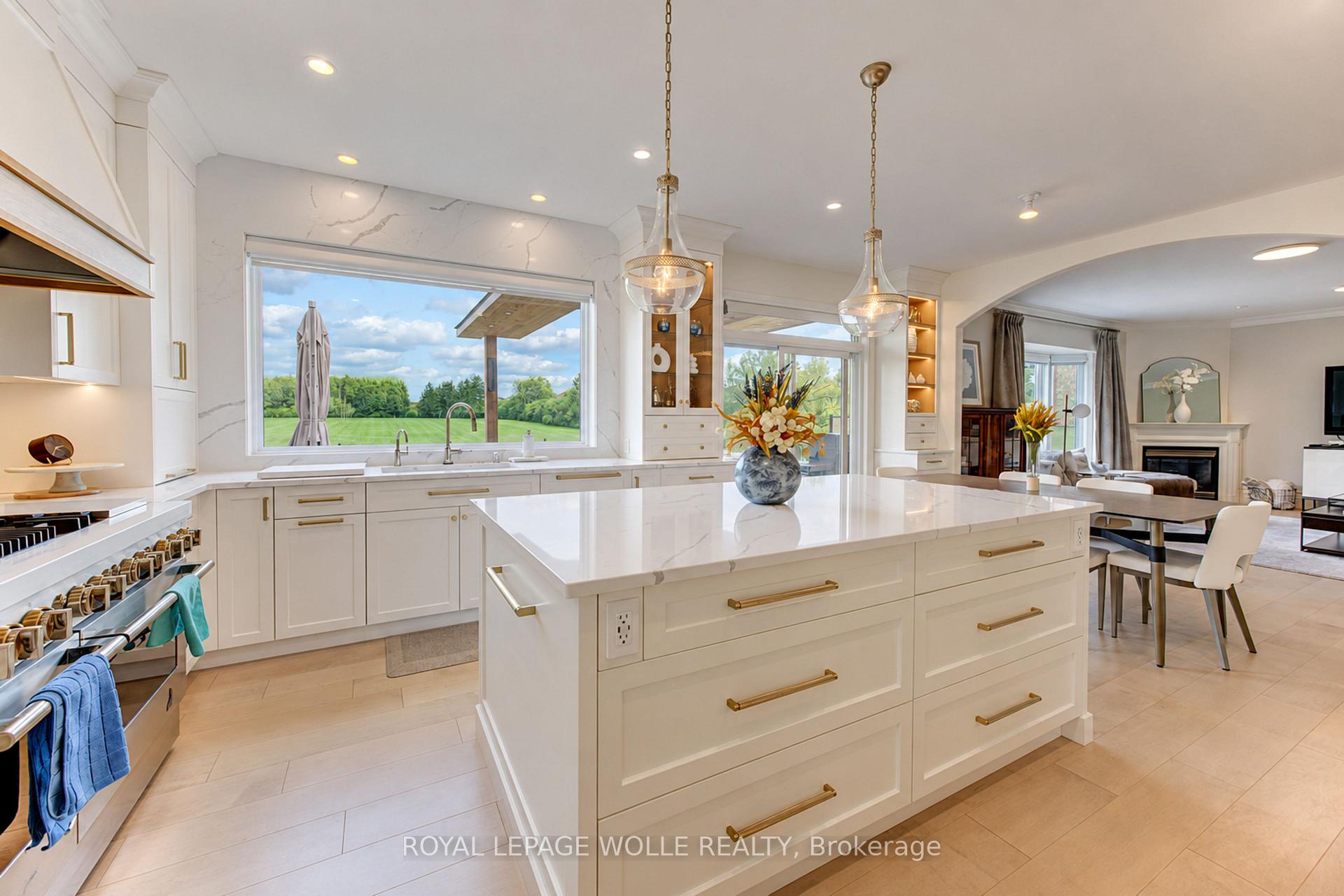 Photo 3 of 231 Hawkswood Drive, Kitchener, Bridgeport — HOMEH
