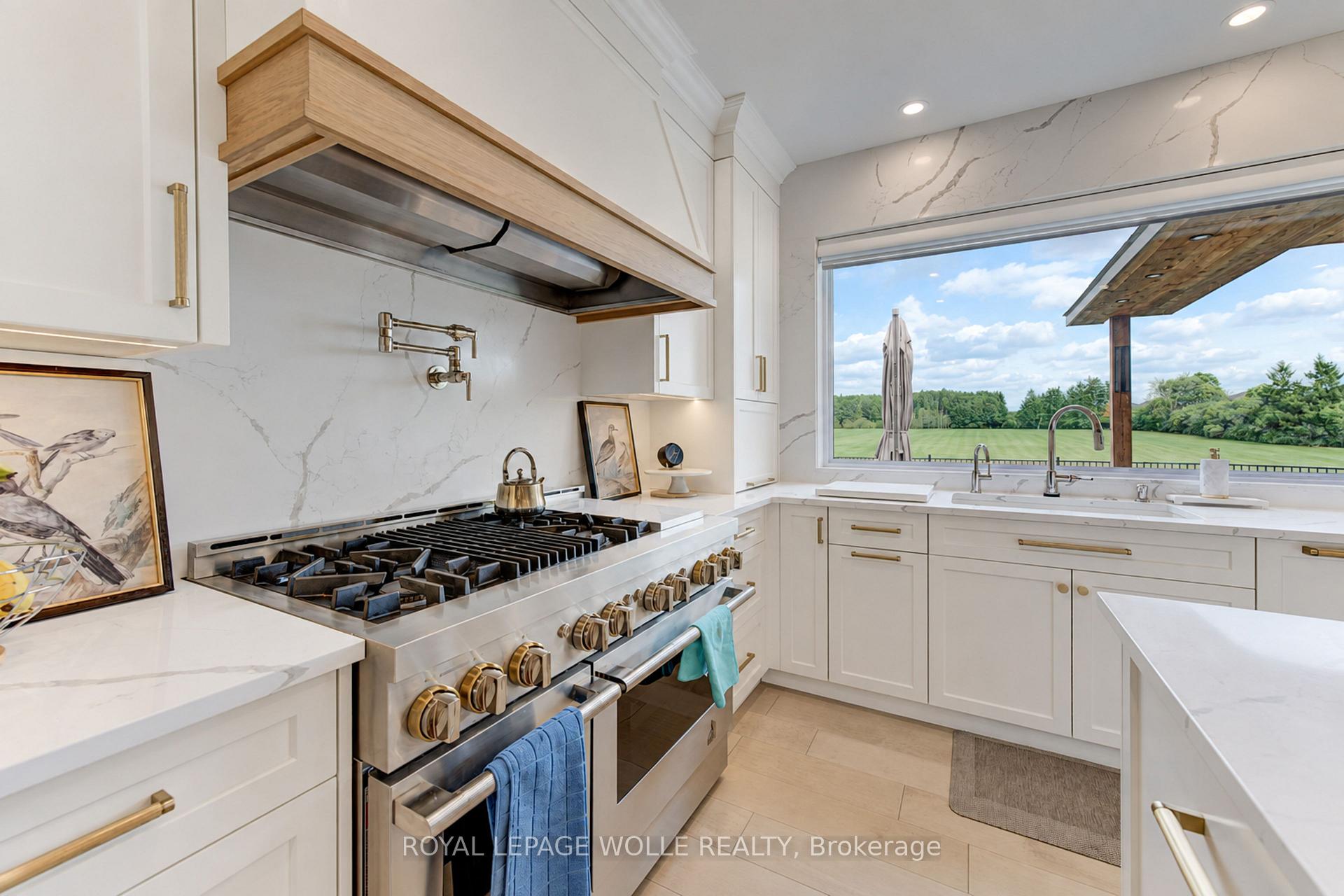 Photo 8 of 231 Hawkswood Drive, Kitchener, Bridgeport — HOMEH