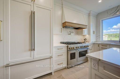 Photo 5 of 231 Hawkswood Drive, Kitchener, Bridgeport — HOMEH