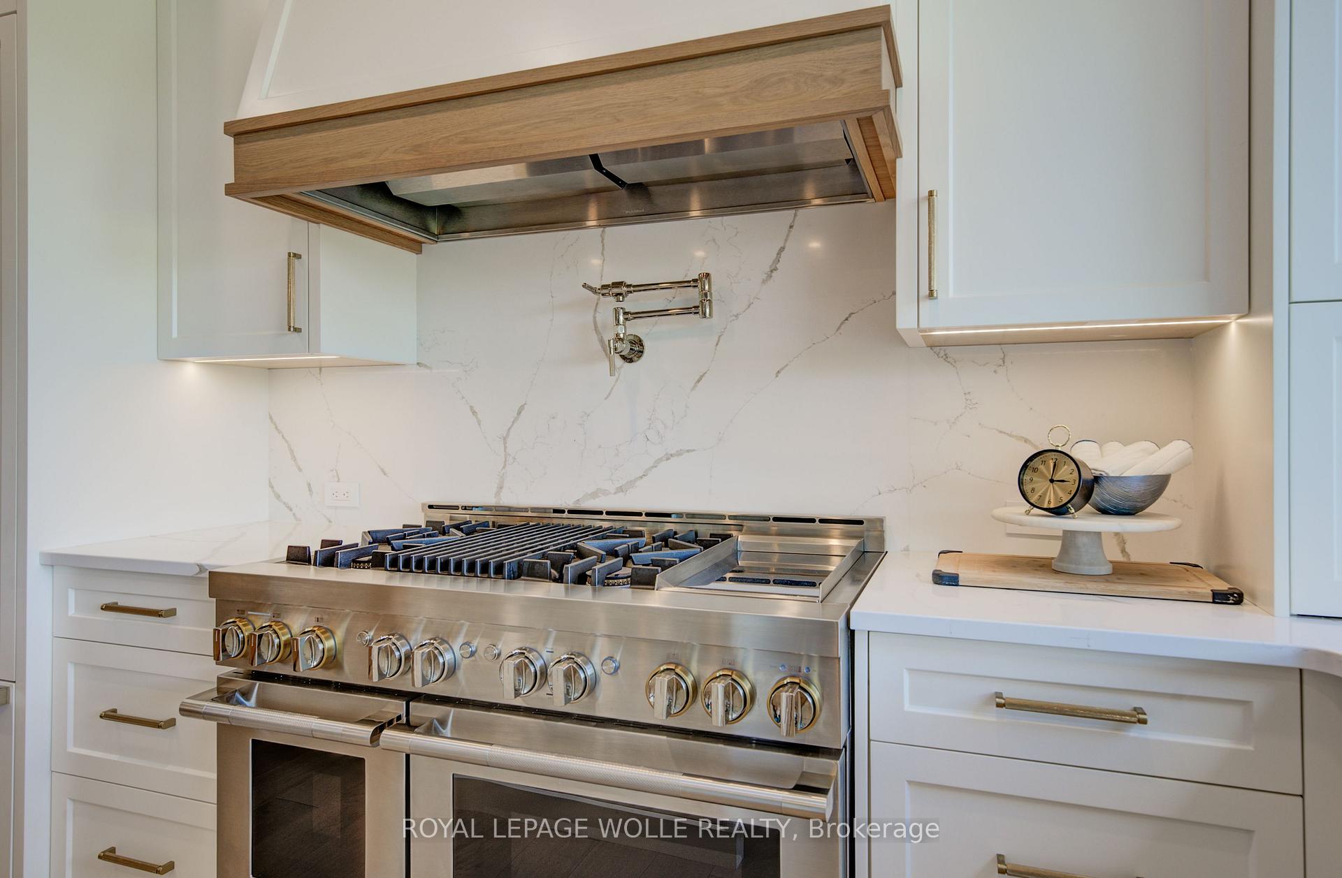 Photo 12 of 231 Hawkswood Drive, Kitchener, Bridgeport — HOMEH