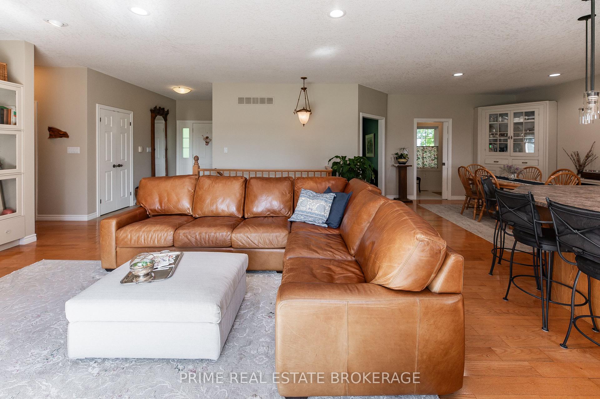 Photo 10 of 46821 Mapleton Line, Aylmer — HOMEH