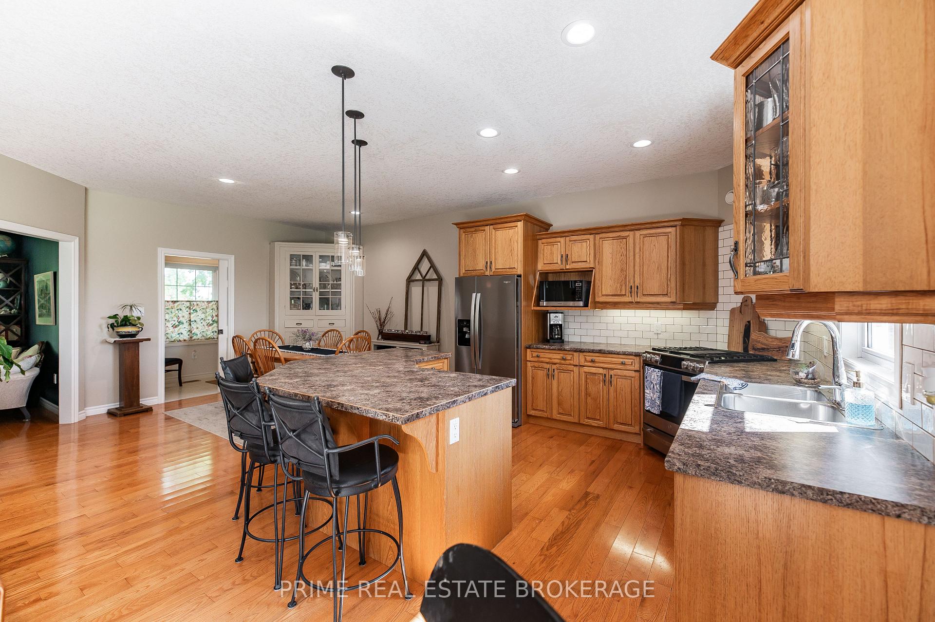 Photo 11 of 46821 Mapleton Line, Aylmer — HOMEH