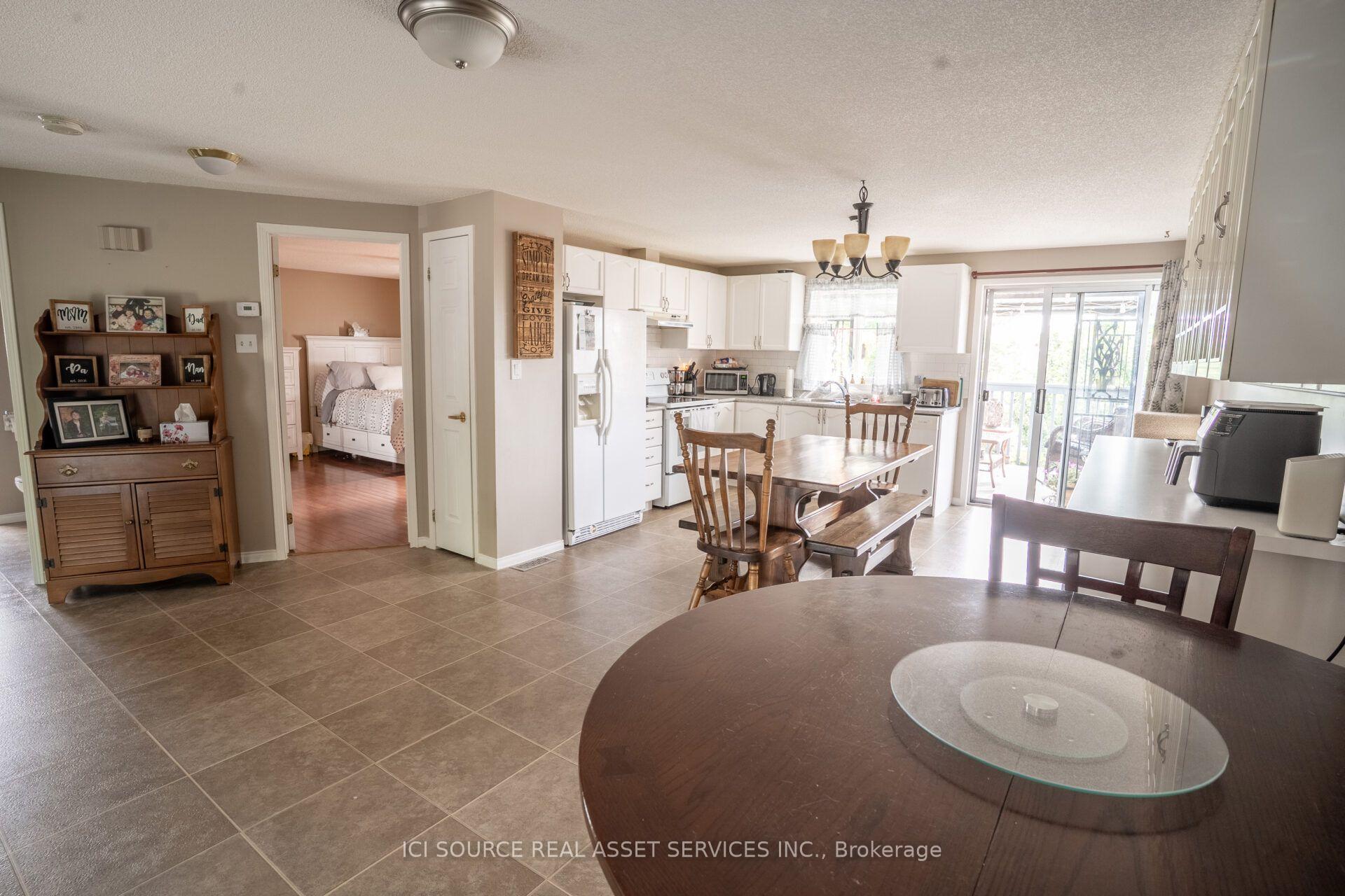 Photo 16 of 56 Hersey Crescent, Barrie, Holly — HOMEH
