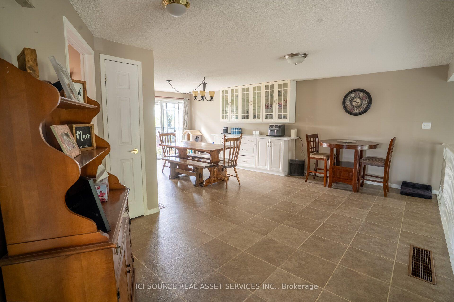 Photo 17 of 56 Hersey Crescent, Barrie, Holly — HOMEH