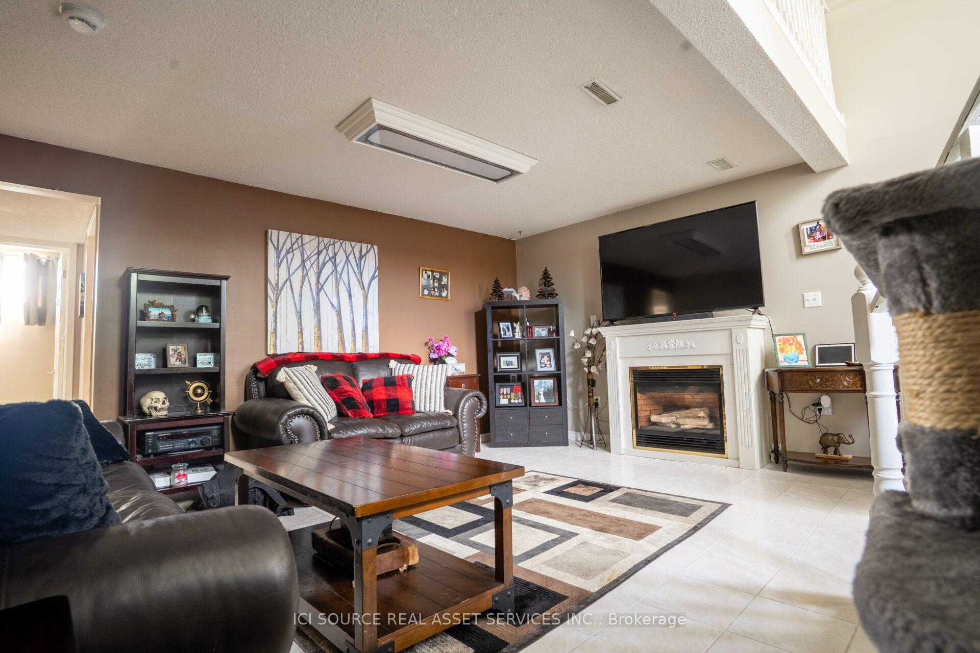 Photo 28 of 56 Hersey Crescent, Barrie, Holly — HOMEH