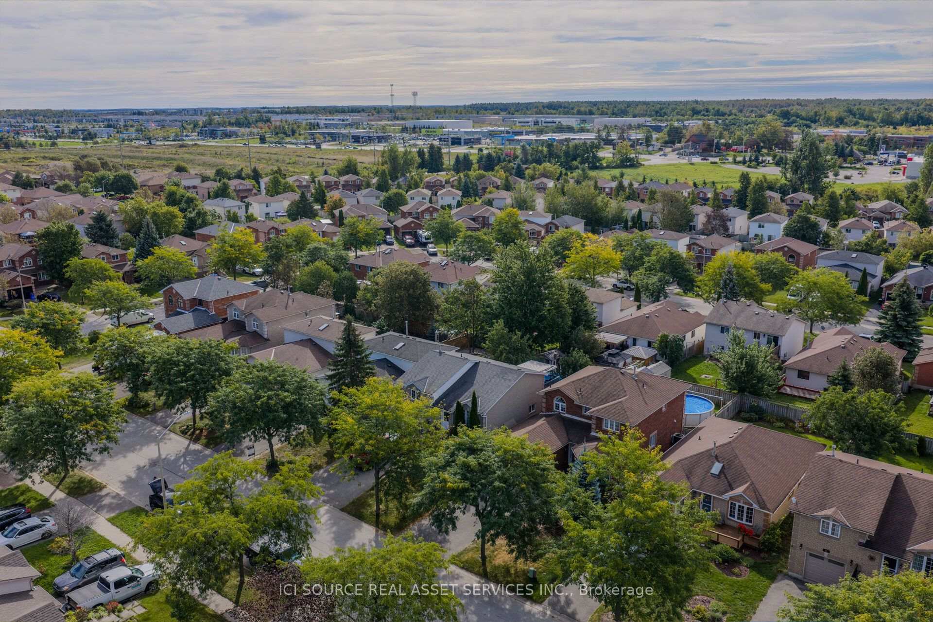 Photo 31 of 56 Hersey Crescent, Barrie, Holly — HOMEH