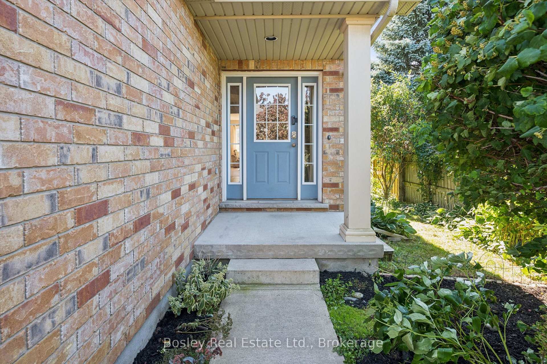Photo 2 of 3 Hunt Street, Guelph, Pineridge/Westminster Woods — HOMEH