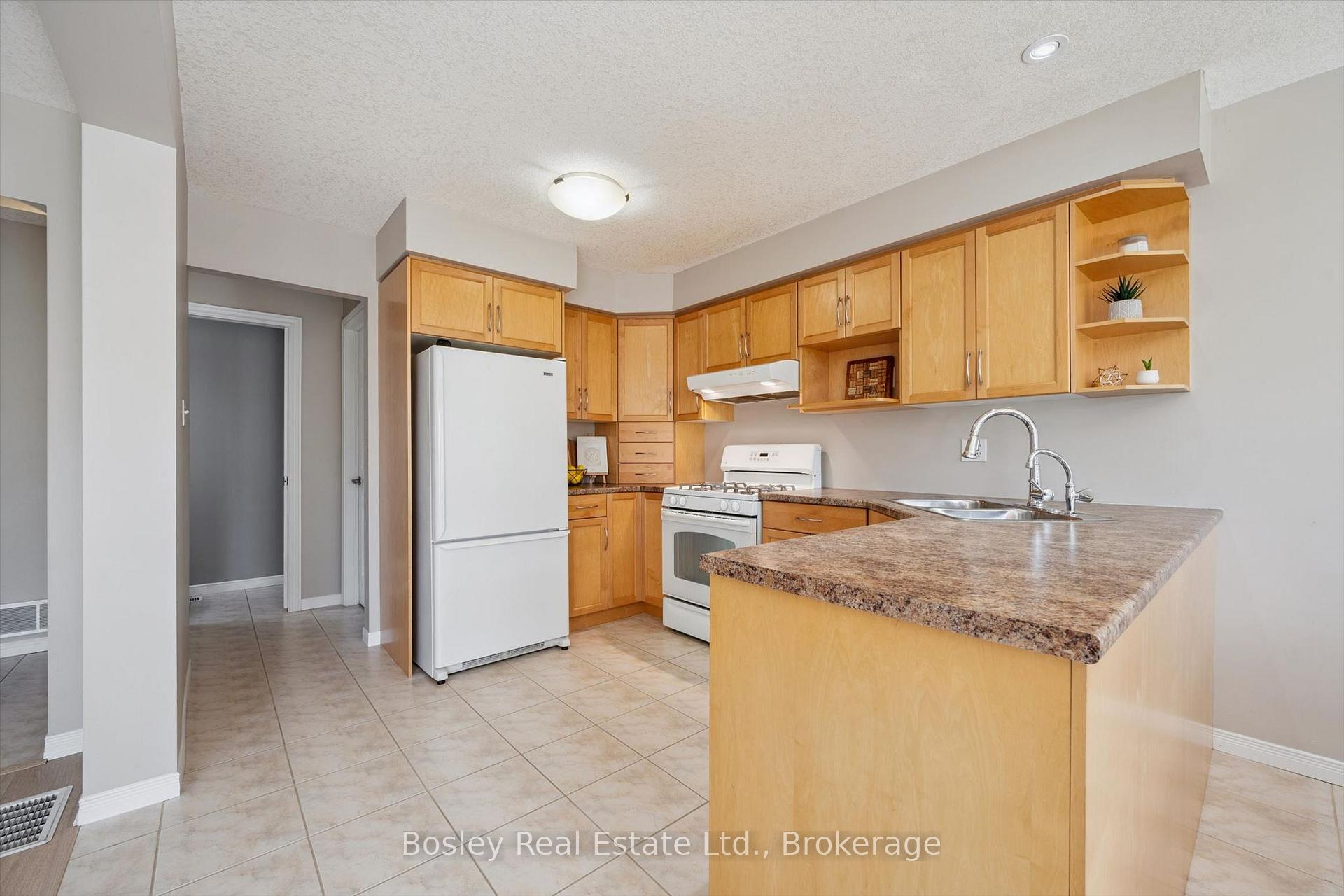 Photo 9 of 3 Hunt Street, Guelph, Pineridge/Westminster Woods — HOMEH