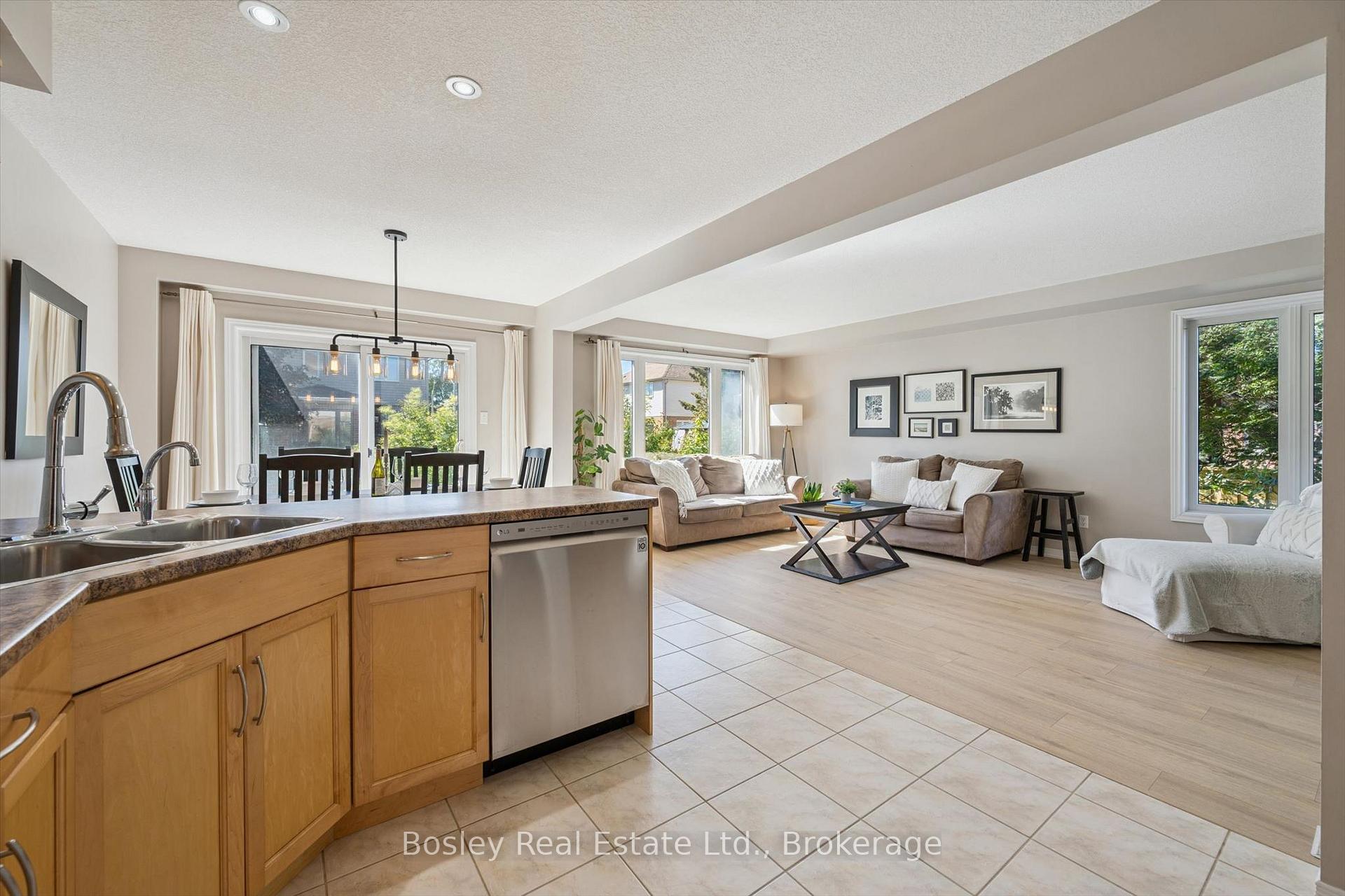 Photo 12 of 3 Hunt Street, Guelph, Pineridge/Westminster Woods — HOMEH