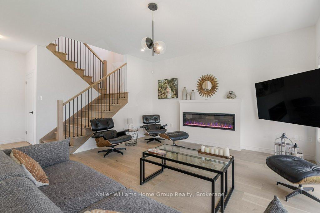 Photo 8 of 48 Macalister Boulevard, Guelph, Kortright East — HOMEH