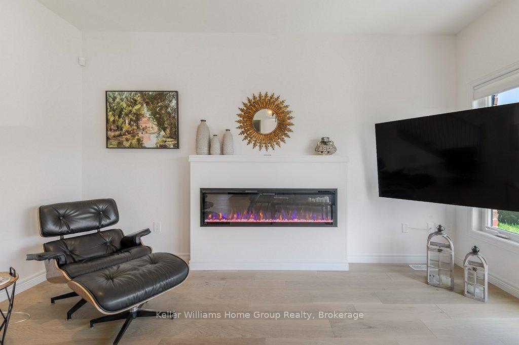 Photo 11 of 48 Macalister Boulevard, Guelph, Kortright East — HOMEH