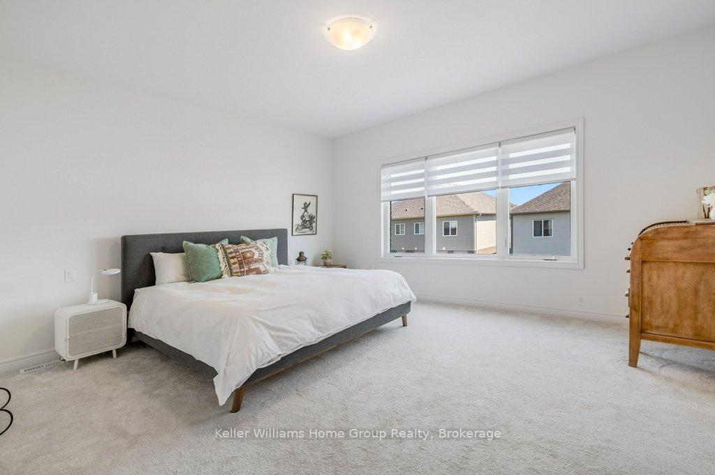 Photo 15 of 48 Macalister Boulevard, Guelph, Kortright East — HOMEH