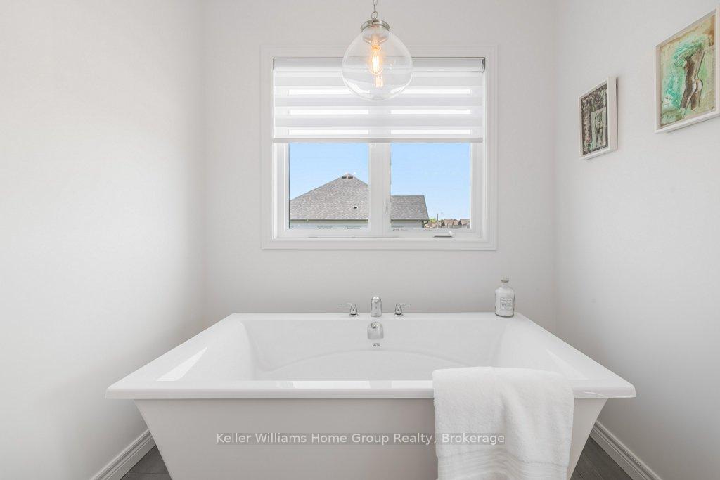 Photo 18 of 48 Macalister Boulevard, Guelph, Kortright East — HOMEH
