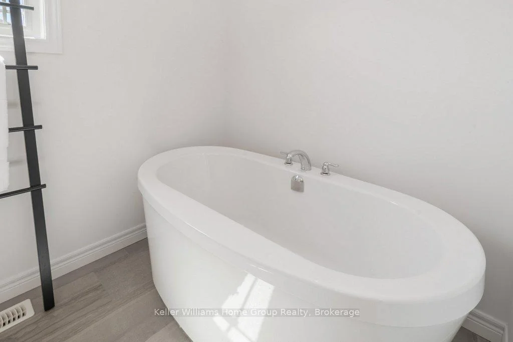 Photo 28 of 48 Macalister Boulevard, Guelph, Kortright East — HOMEH