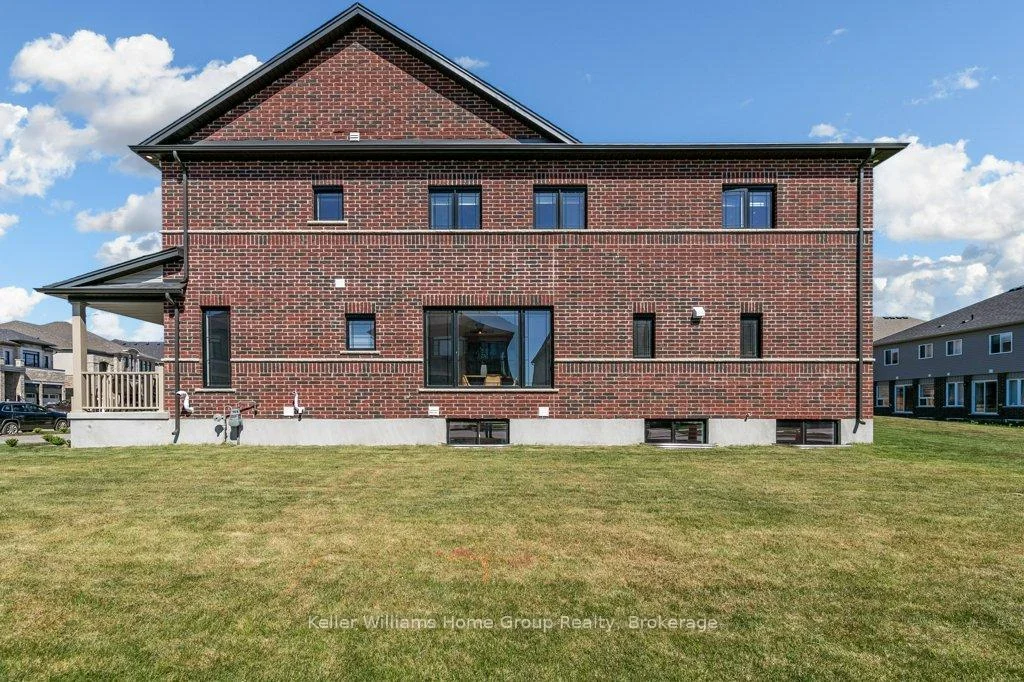 Photo 36 of 48 Macalister Boulevard, Guelph, Kortright East — HOMEH