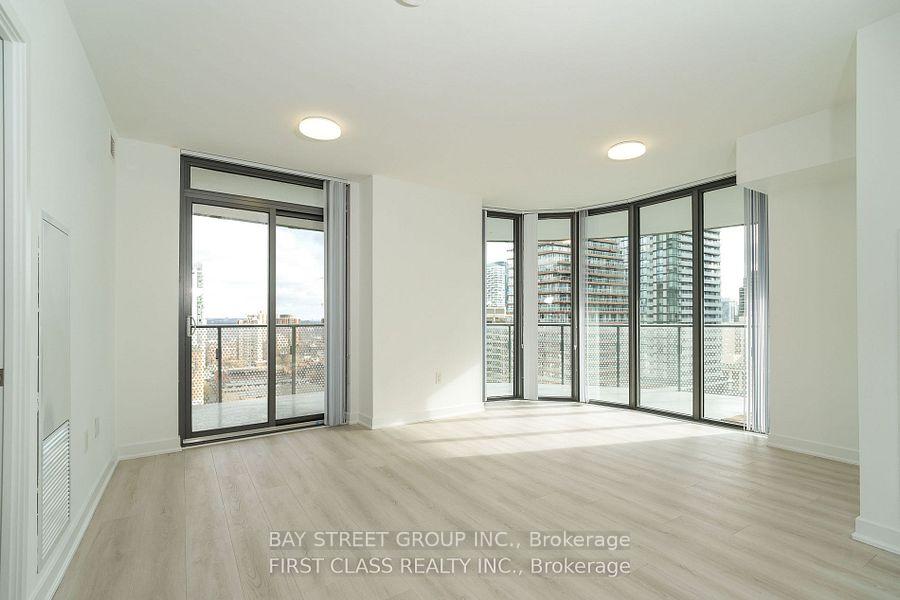 Photo 3 of Unit 1402, 11 Wellesley Street W, Toronto, Bay Street Corridor — HOMEH