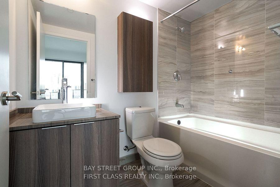 Photo 10 of Unit 1402, 11 Wellesley Street W, Toronto, Bay Street Corridor — HOMEH