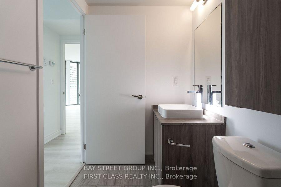 Photo 11 of Unit 1402, 11 Wellesley Street W, Toronto, Bay Street Corridor — HOMEH