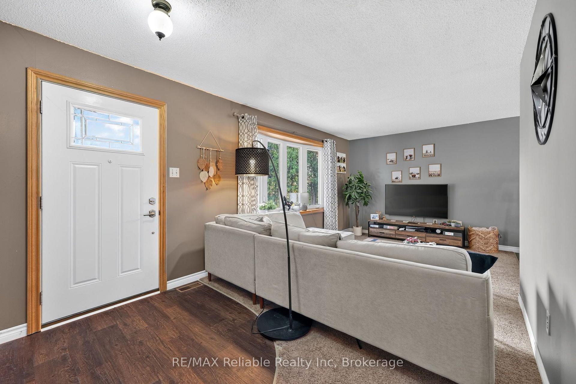 Photo 6 of 38823 Vienna Street, Bluewater, Stanley — HOMEH