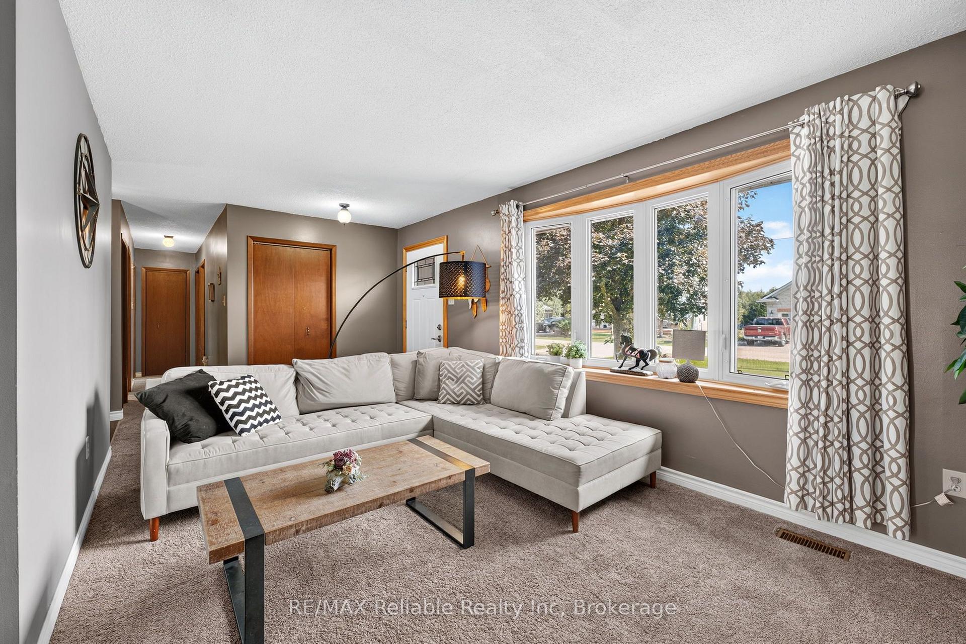 Photo 7 of 38823 Vienna Street, Bluewater, Stanley — HOMEH
