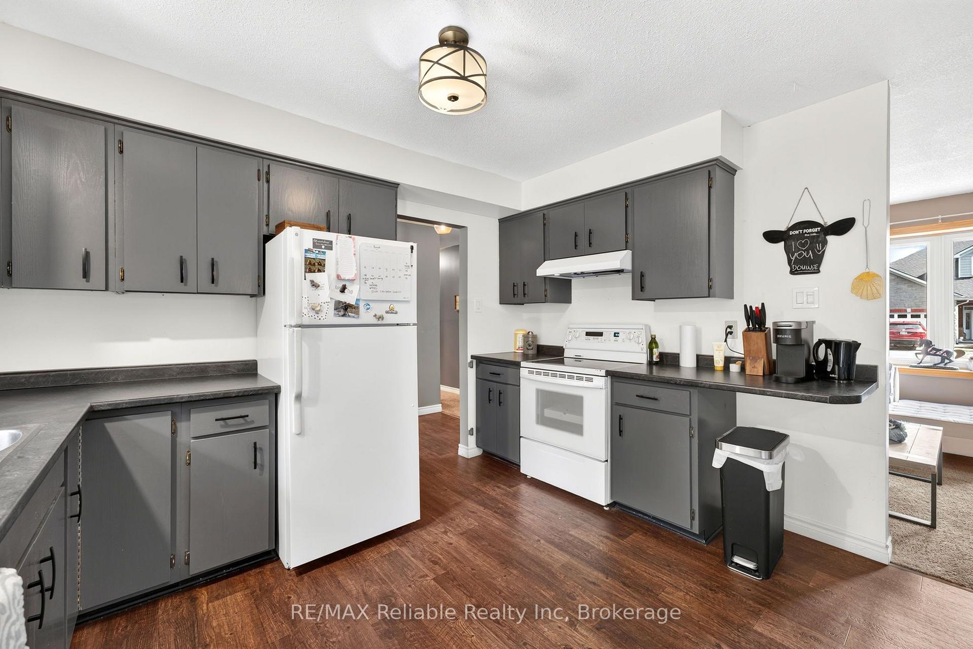 Photo 9 of 38823 Vienna Street, Bluewater, Stanley — HOMEH