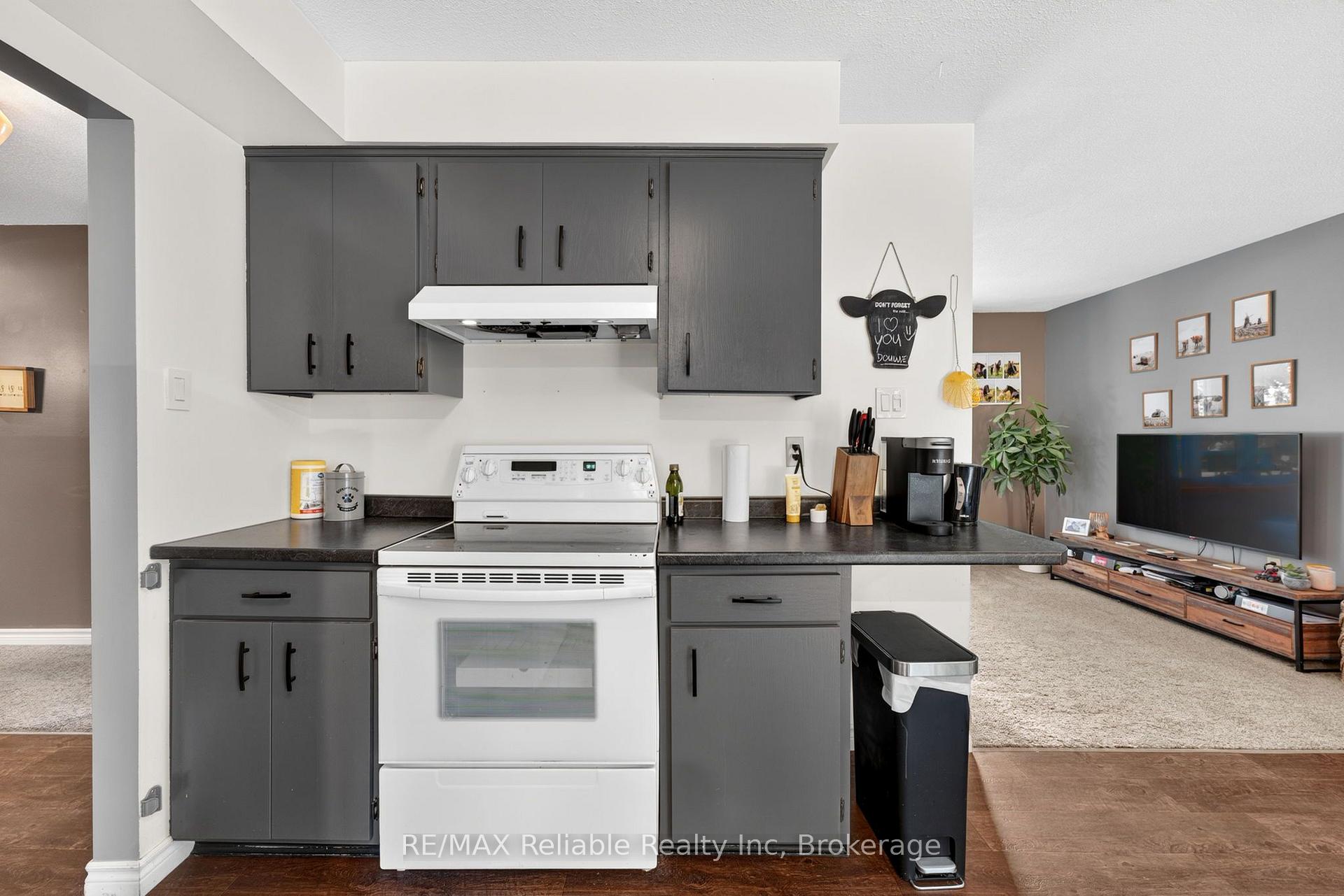 Photo 10 of 38823 Vienna Street, Bluewater, Stanley — HOMEH