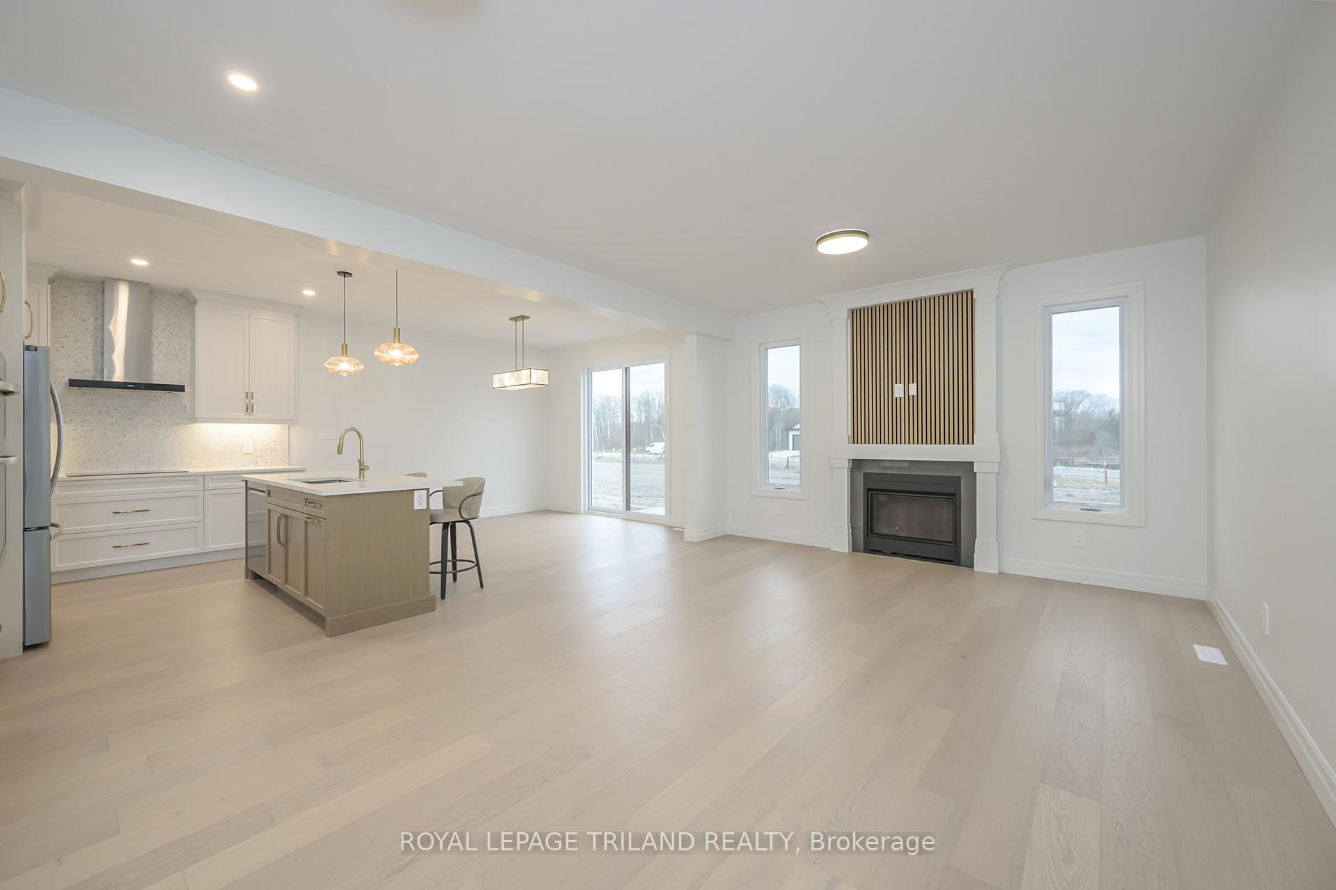 Photo 6 of 4211 Liberty Crossing, London, South V — HOMEH