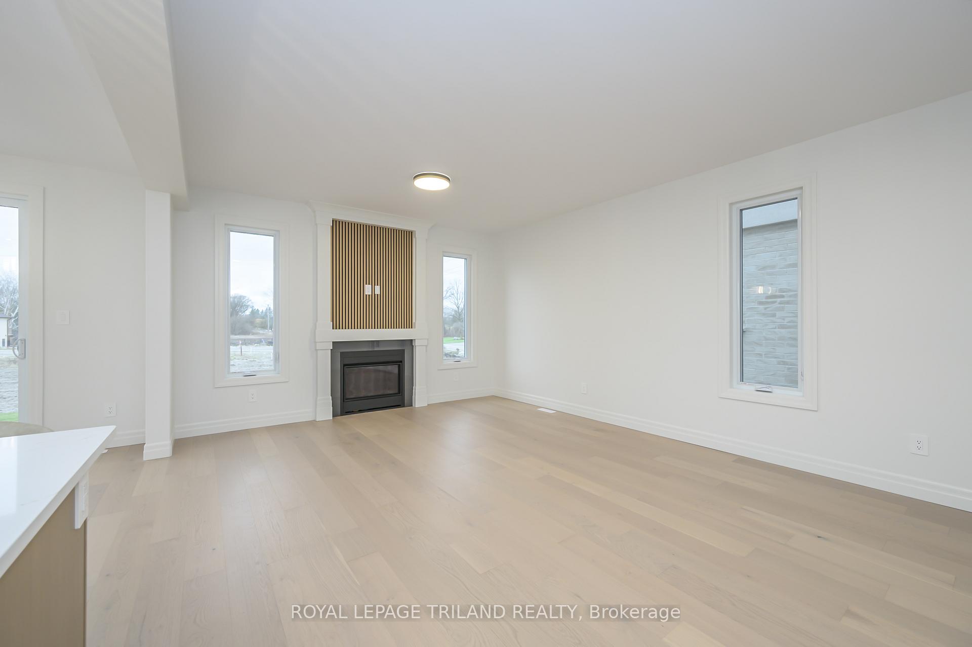 Photo 7 of 4211 Liberty Crossing, London, South V — HOMEH