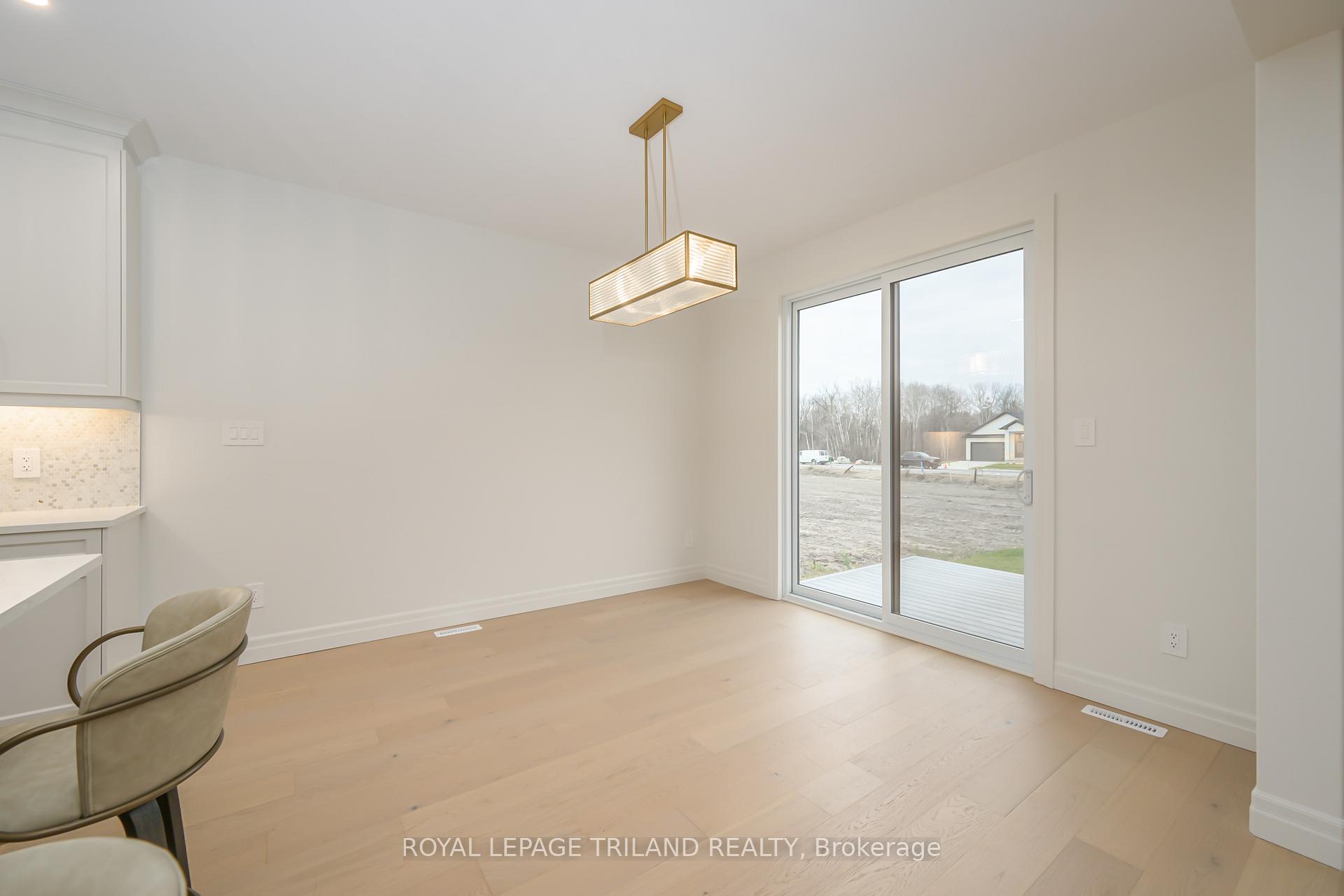 Photo 8 of 4211 Liberty Crossing, London, South V — HOMEH