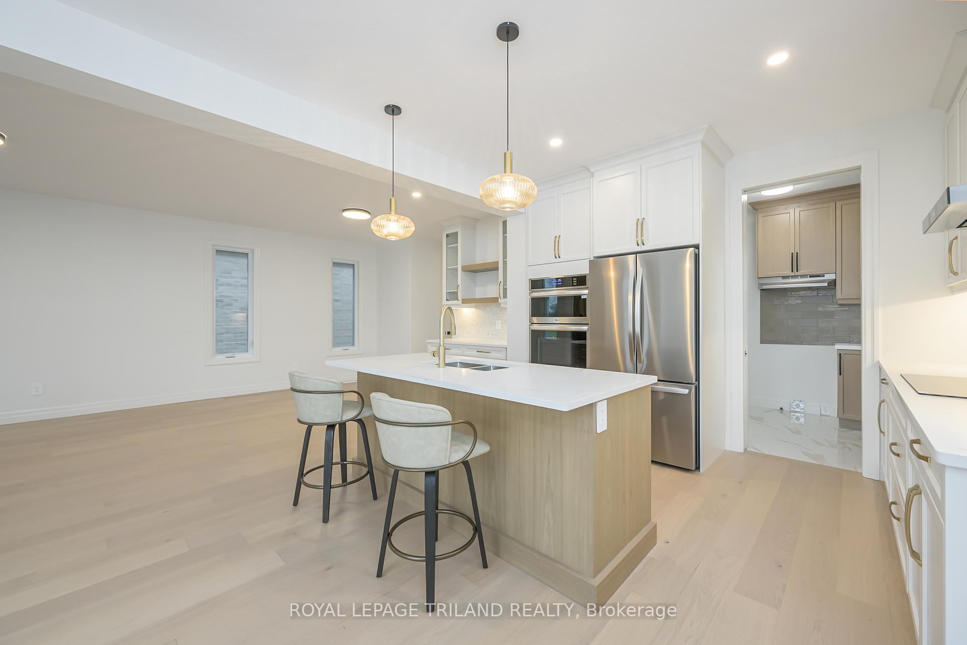 Photo 11 of 4211 Liberty Crossing, London, South V — HOMEH