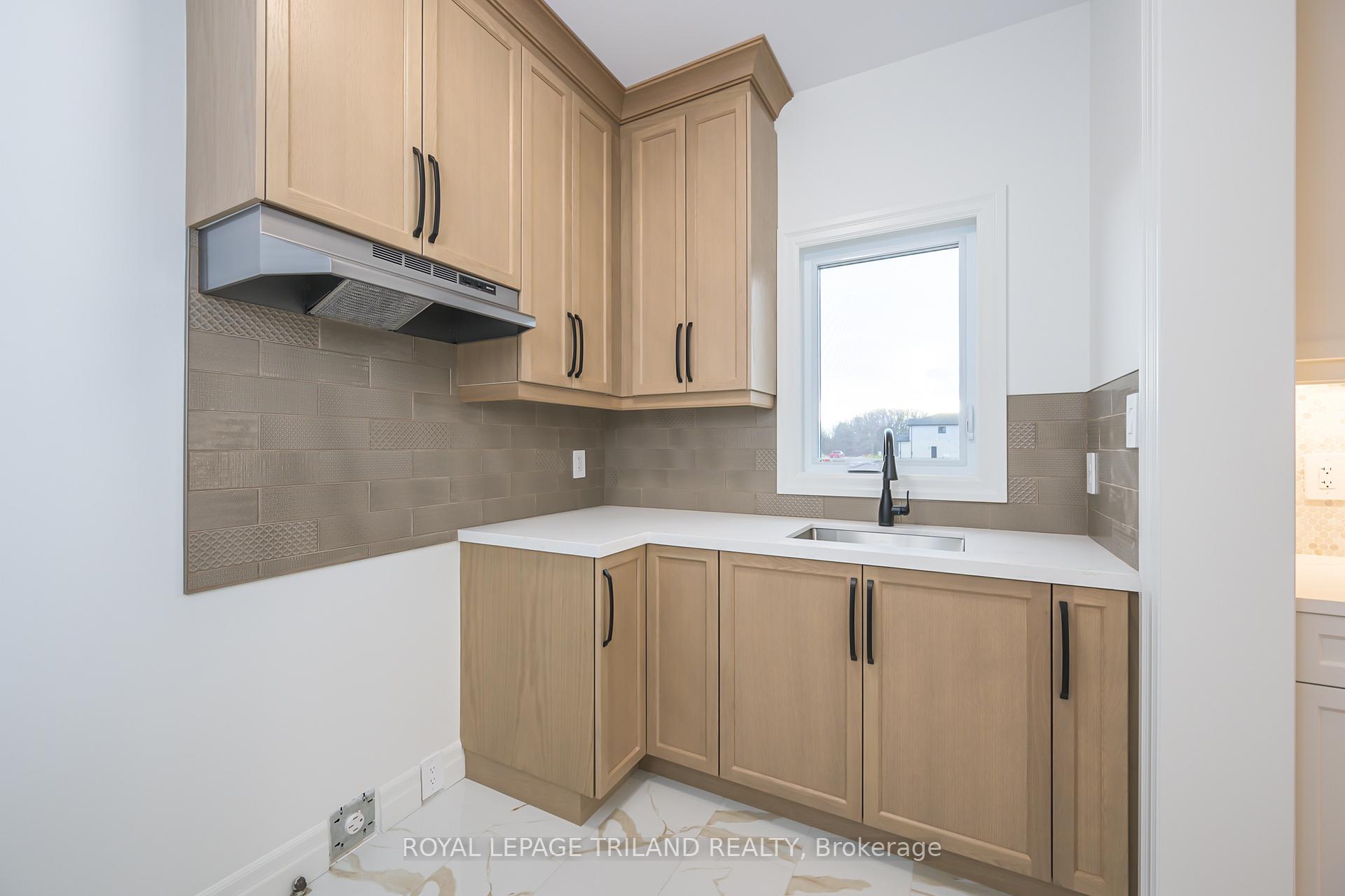 Photo 14 of 4211 Liberty Crossing, London, South V — HOMEH