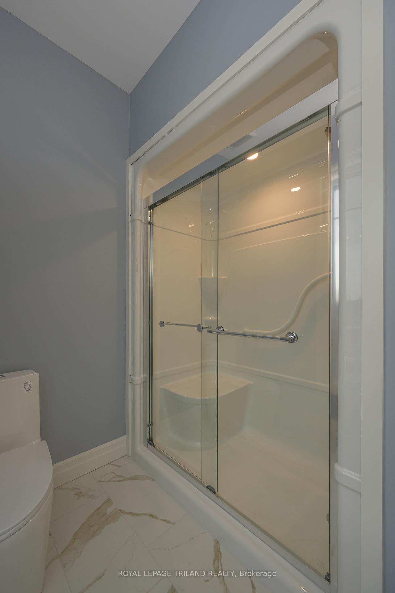 Photo 33 of 4211 Liberty Crossing, London, South V — HOMEH
