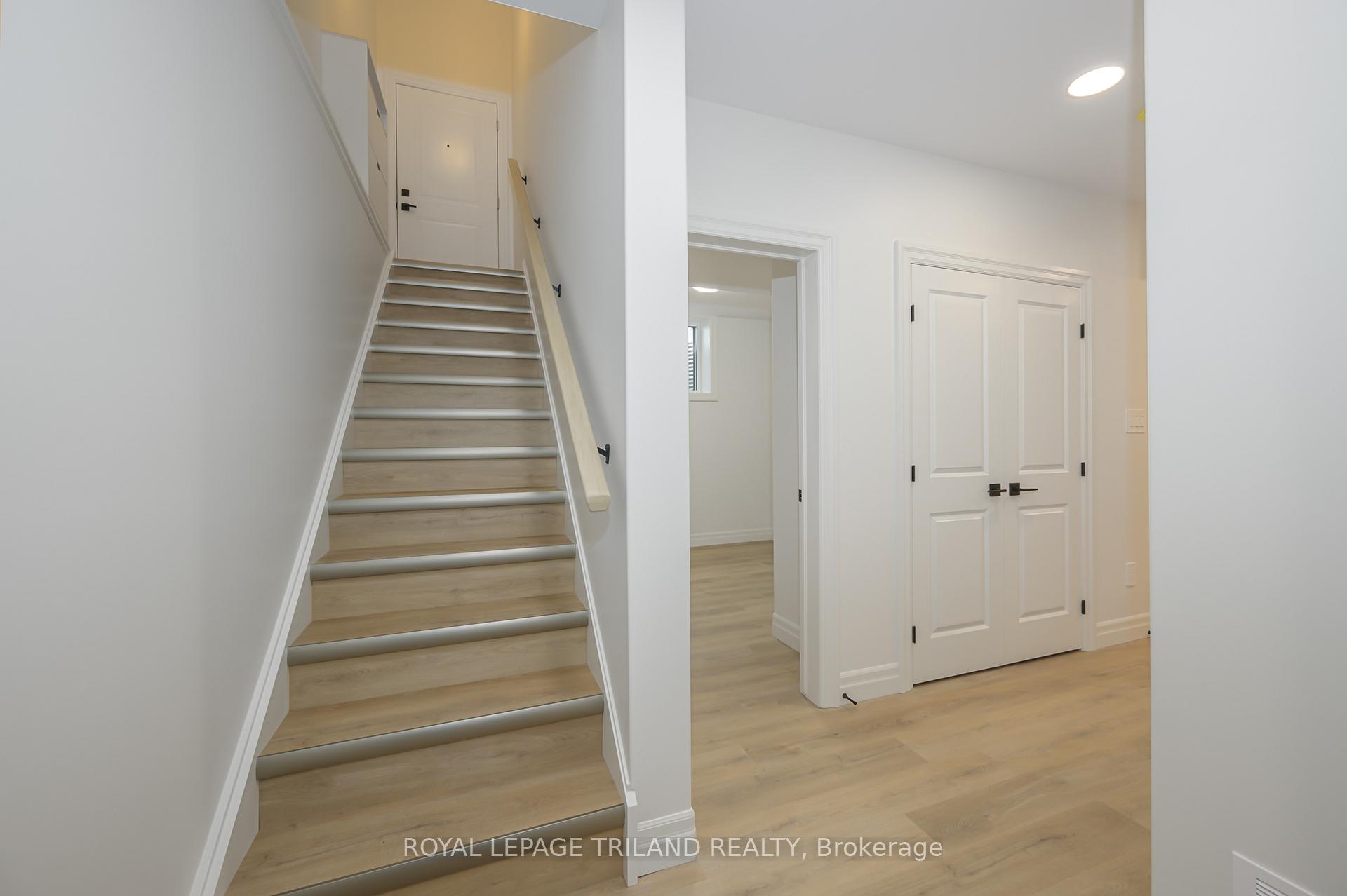 Photo 36 of 4211 Liberty Crossing, London, South V — HOMEH
