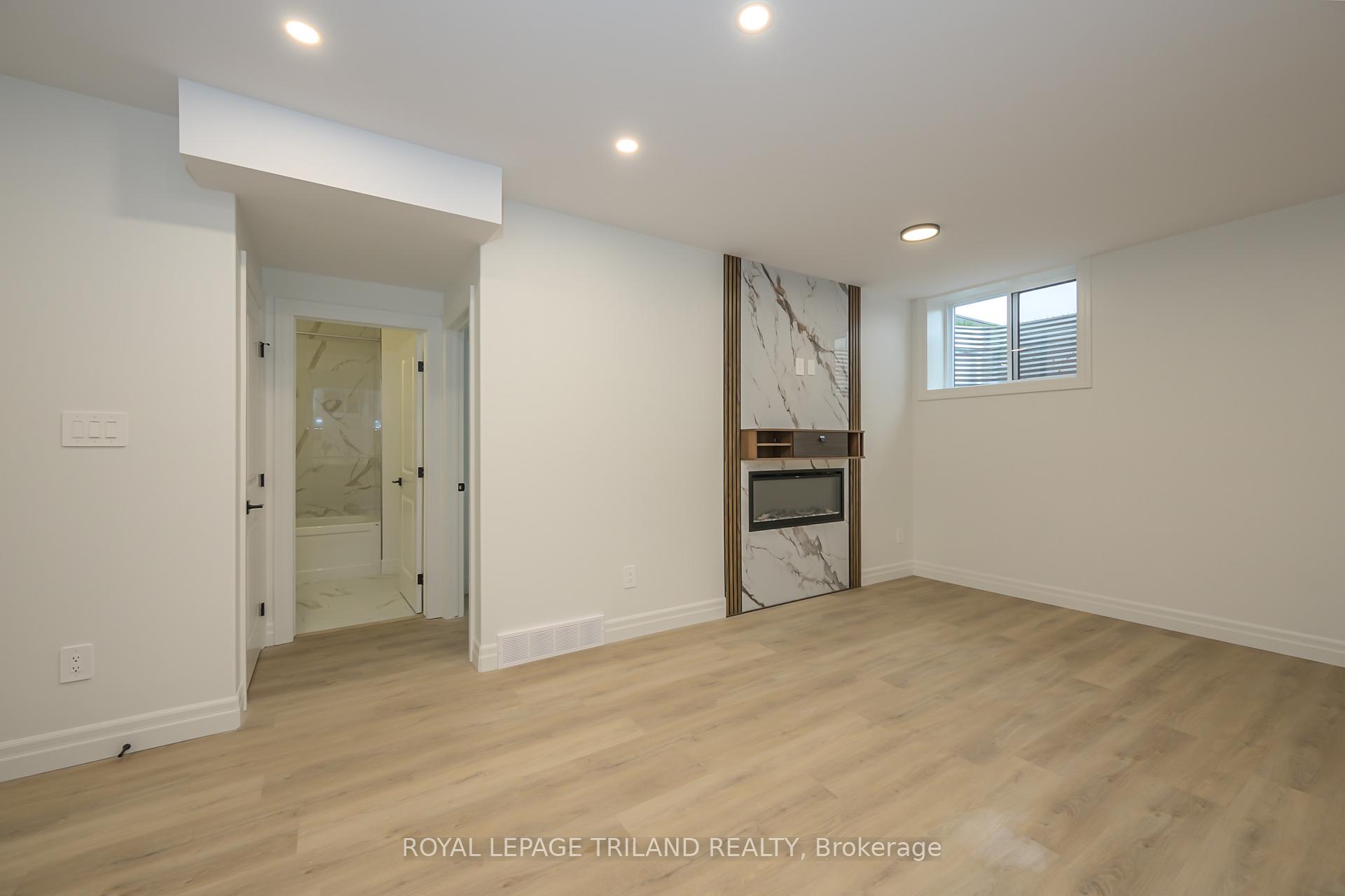 Photo 38 of 4211 Liberty Crossing, London, South V — HOMEH