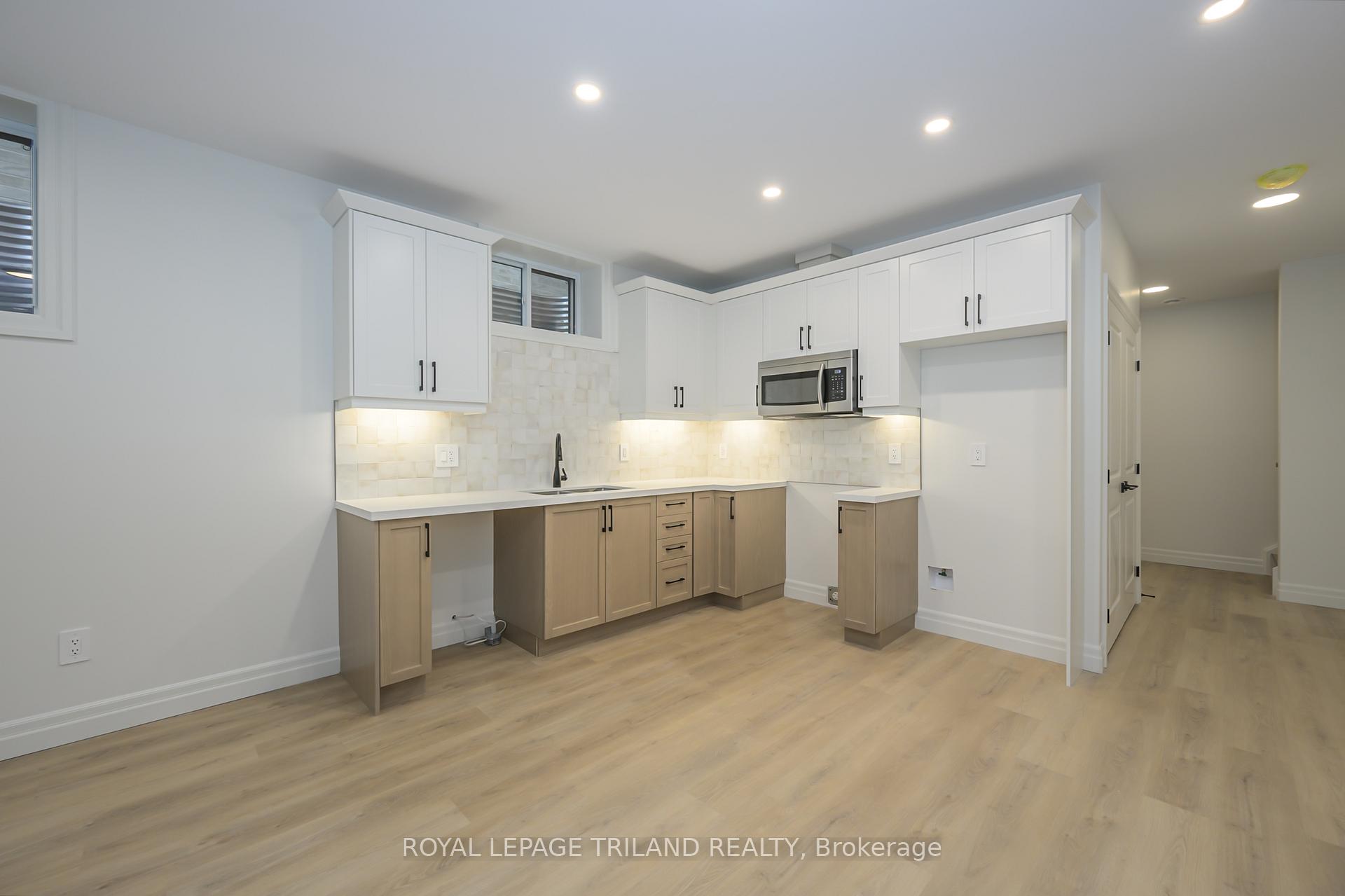 Photo 39 of 4211 Liberty Crossing, London, South V — HOMEH