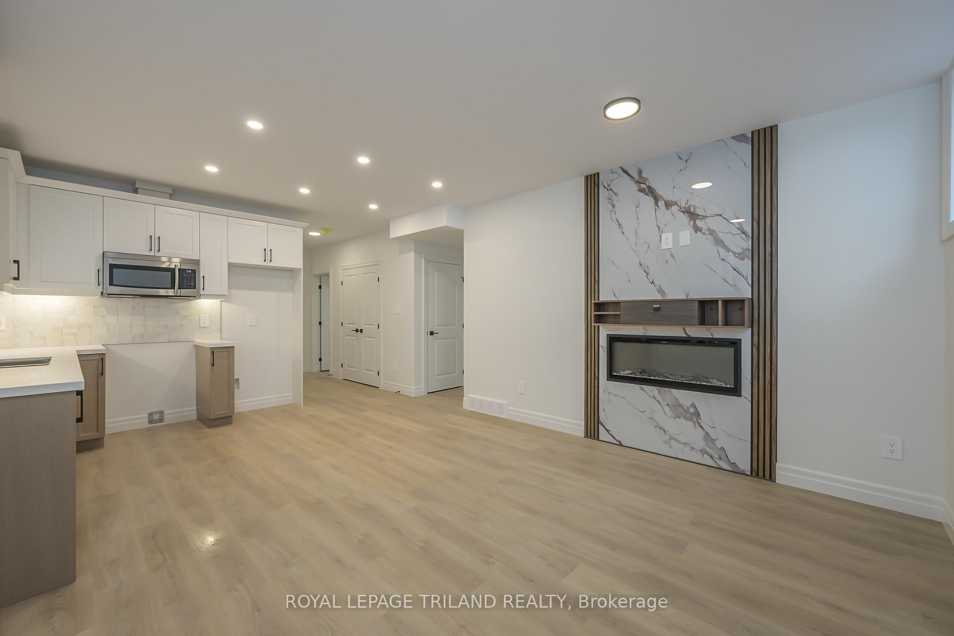 Photo 40 of 4211 Liberty Crossing, London, South V — HOMEH