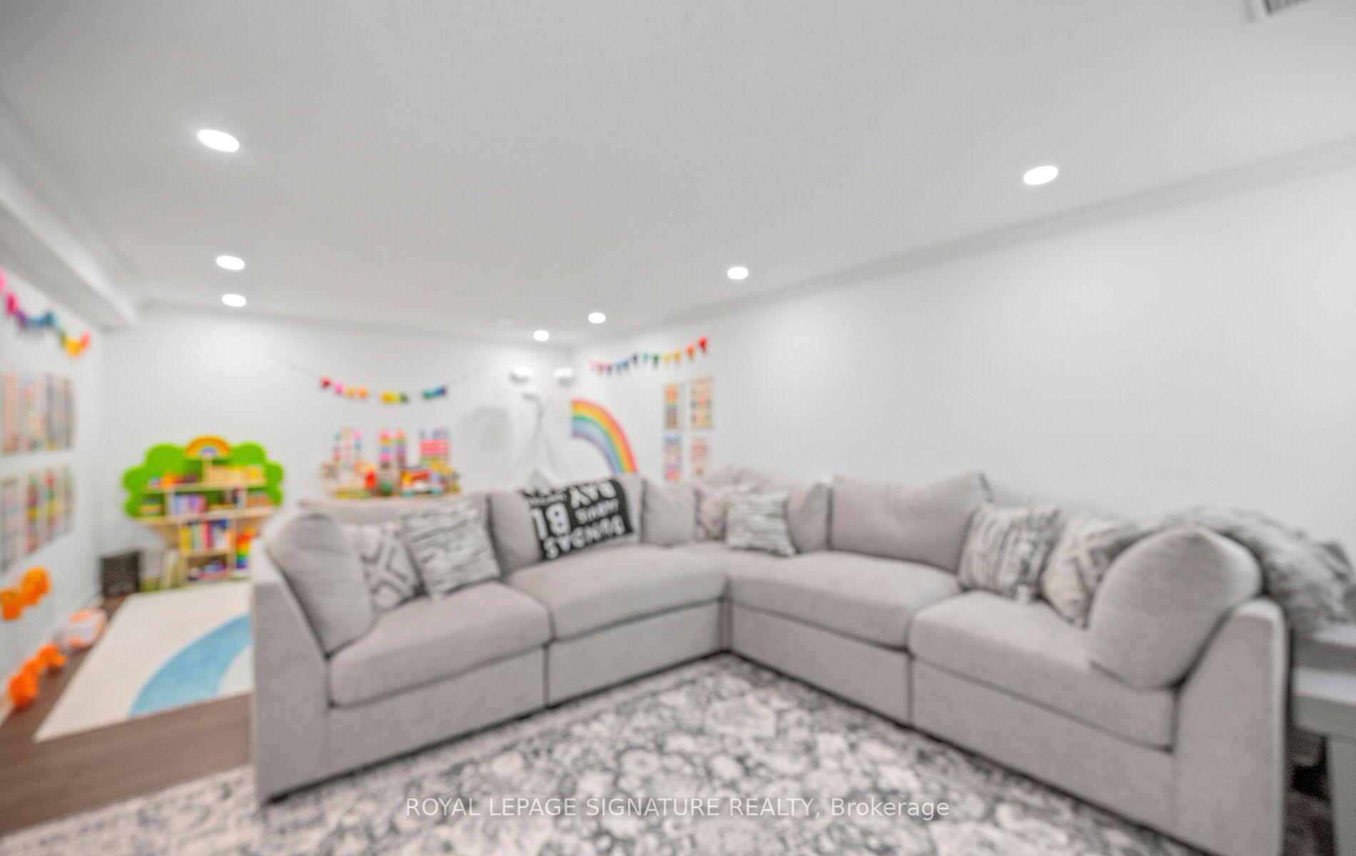 Photo 35 of 57 Sabrina Drive, Etobicoke, Willowridge-Martingrove-Richview — HOMEH