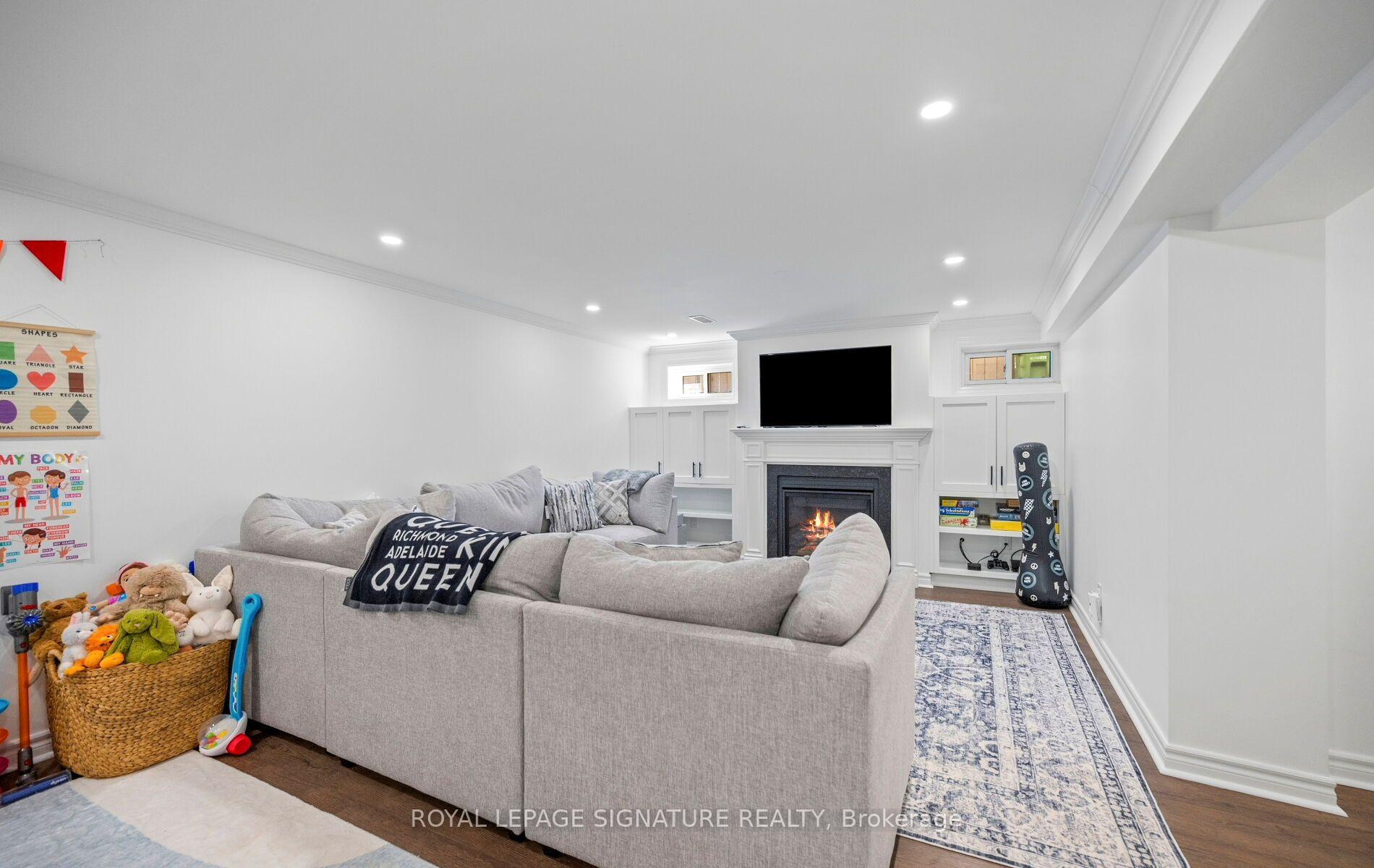 Photo 38 of 57 Sabrina Drive, Etobicoke, Willowridge-Martingrove-Richview — HOMEH