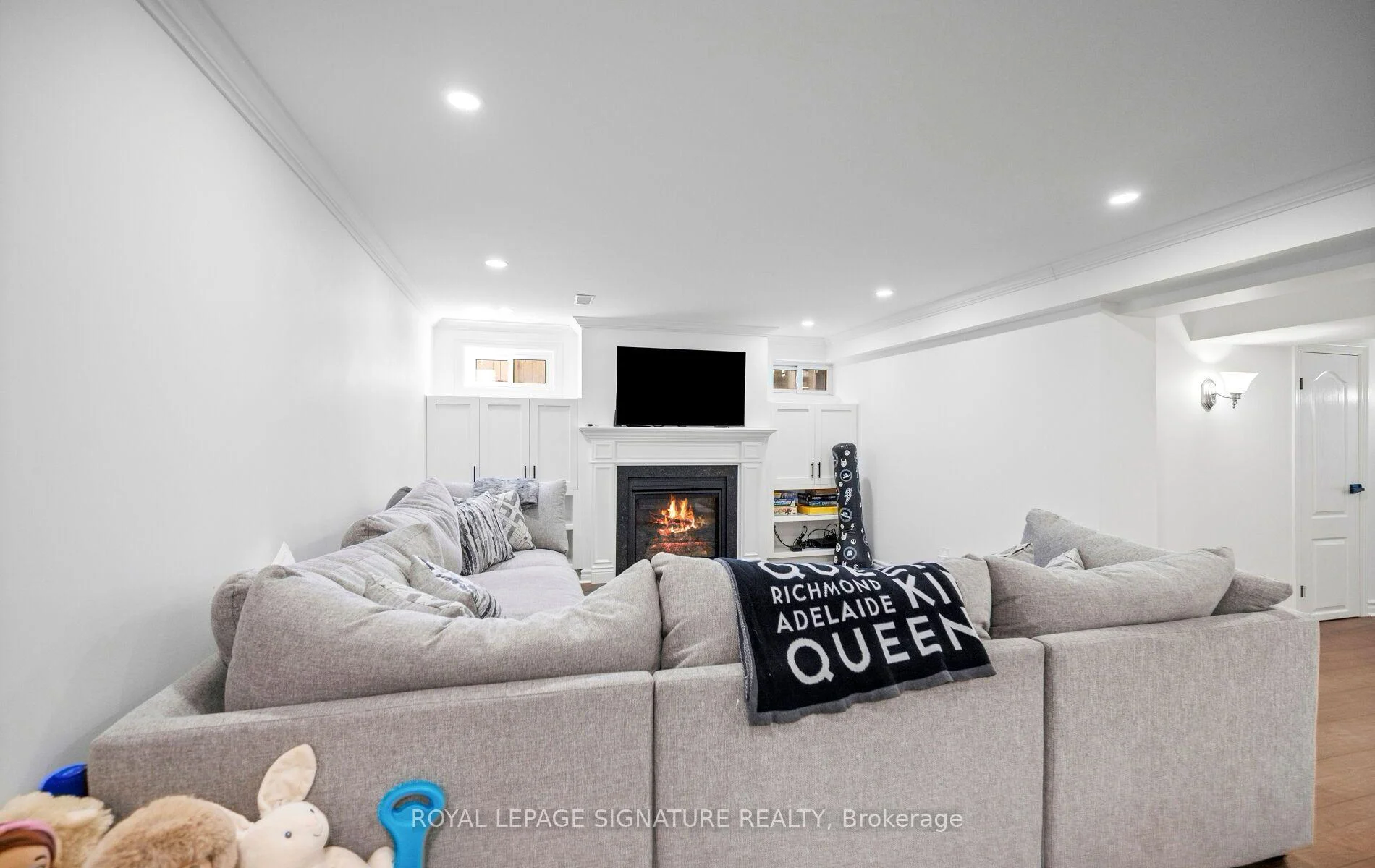 Photo 36 of 57 Sabrina Drive, Etobicoke, Willowridge-Martingrove-Richview — HOMEH