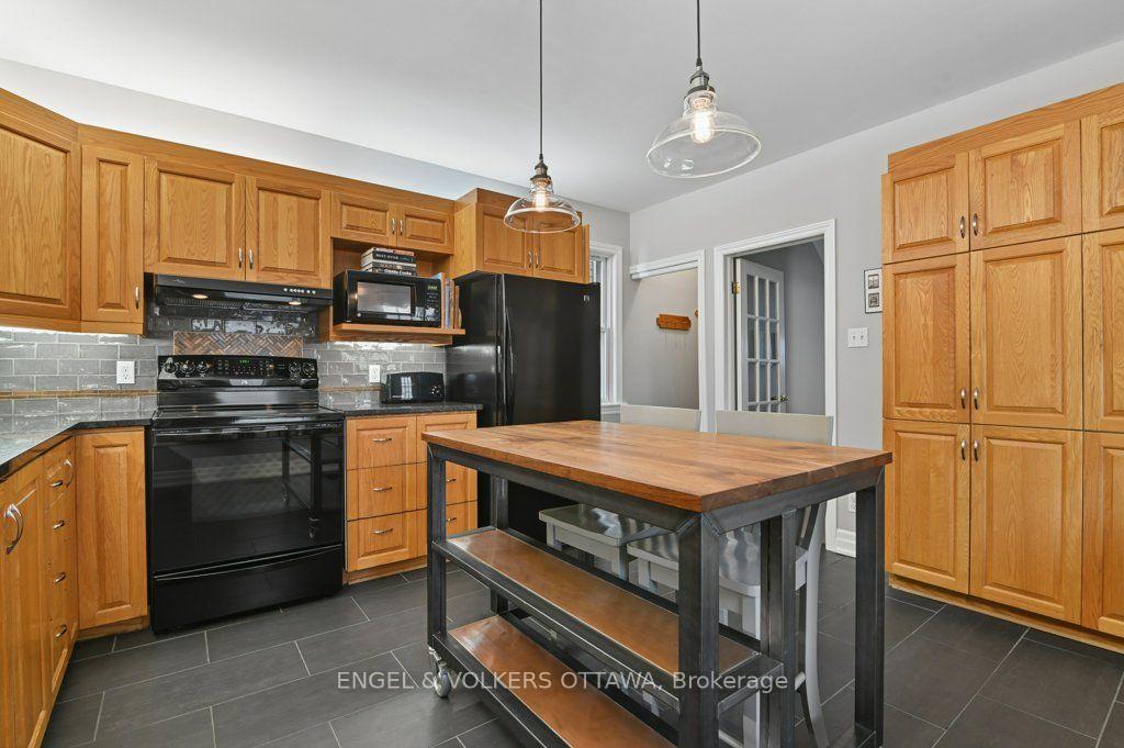 Photo 17 of 390 Winston Avenue, Ottawa, Westboro West — HOMEH