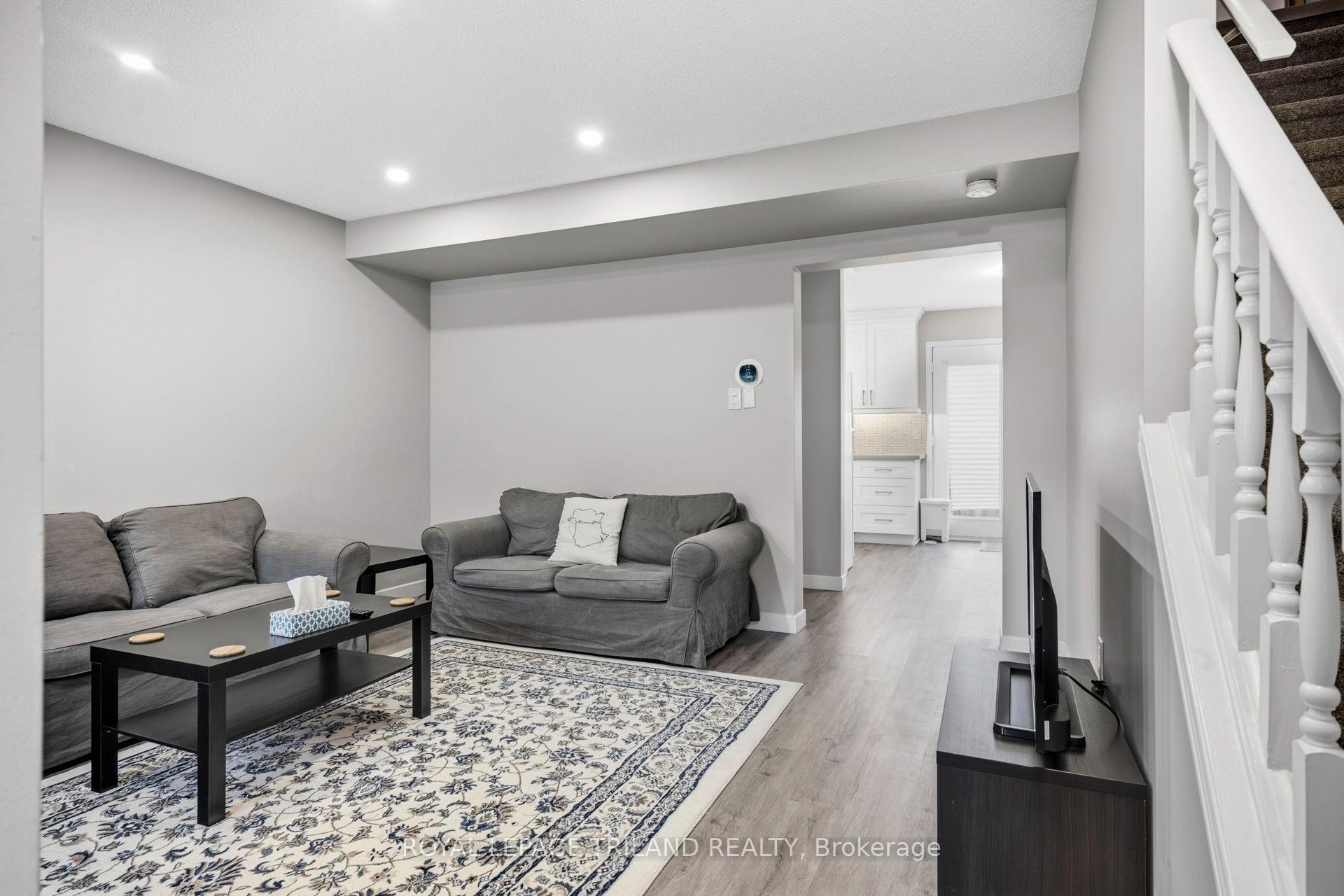 Photo 6 of Unit 4, 50 Chapman Court, London, North I — HOMEH