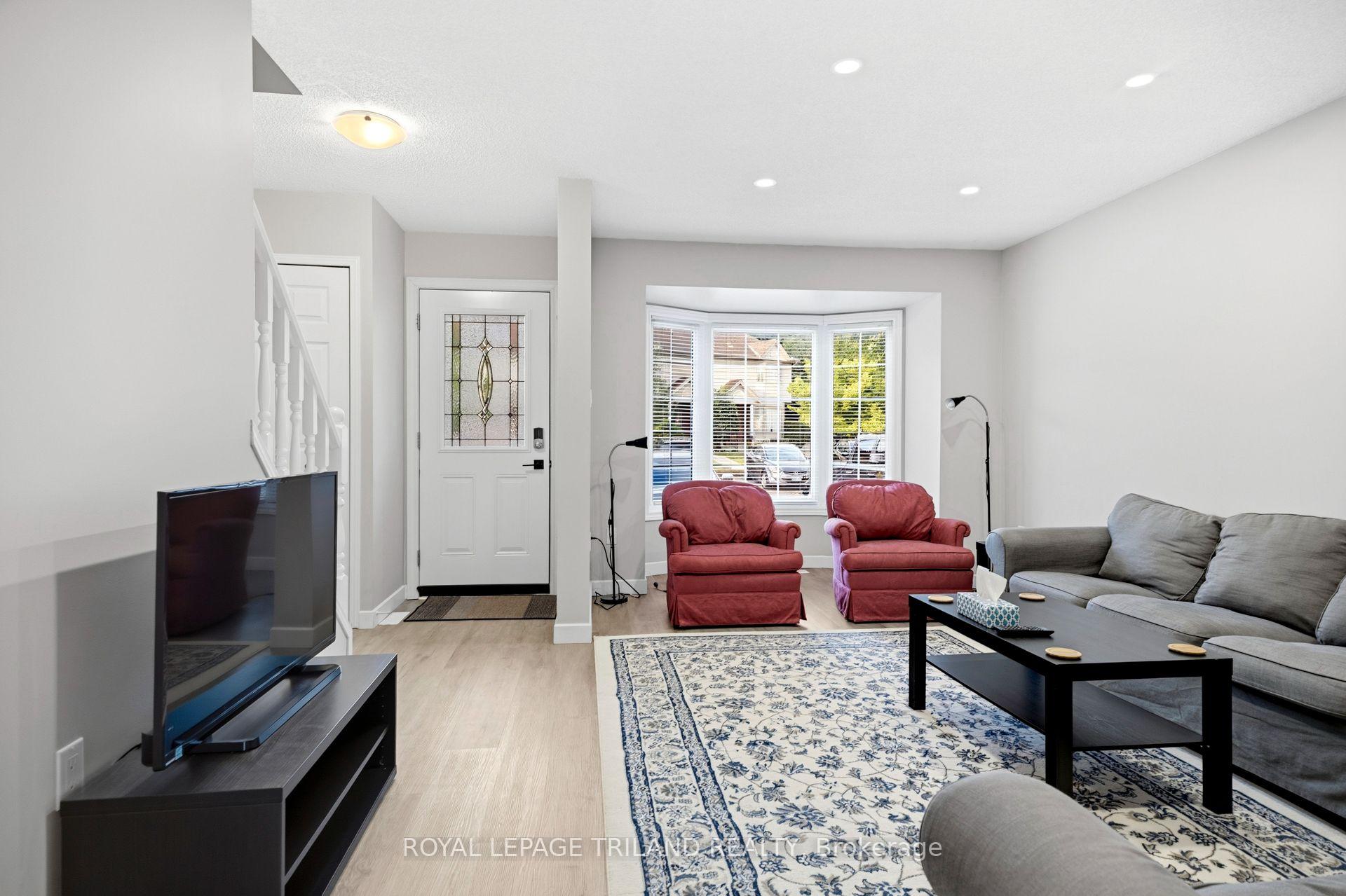 Photo 7 of Unit 4, 50 Chapman Court, London, North I — HOMEH