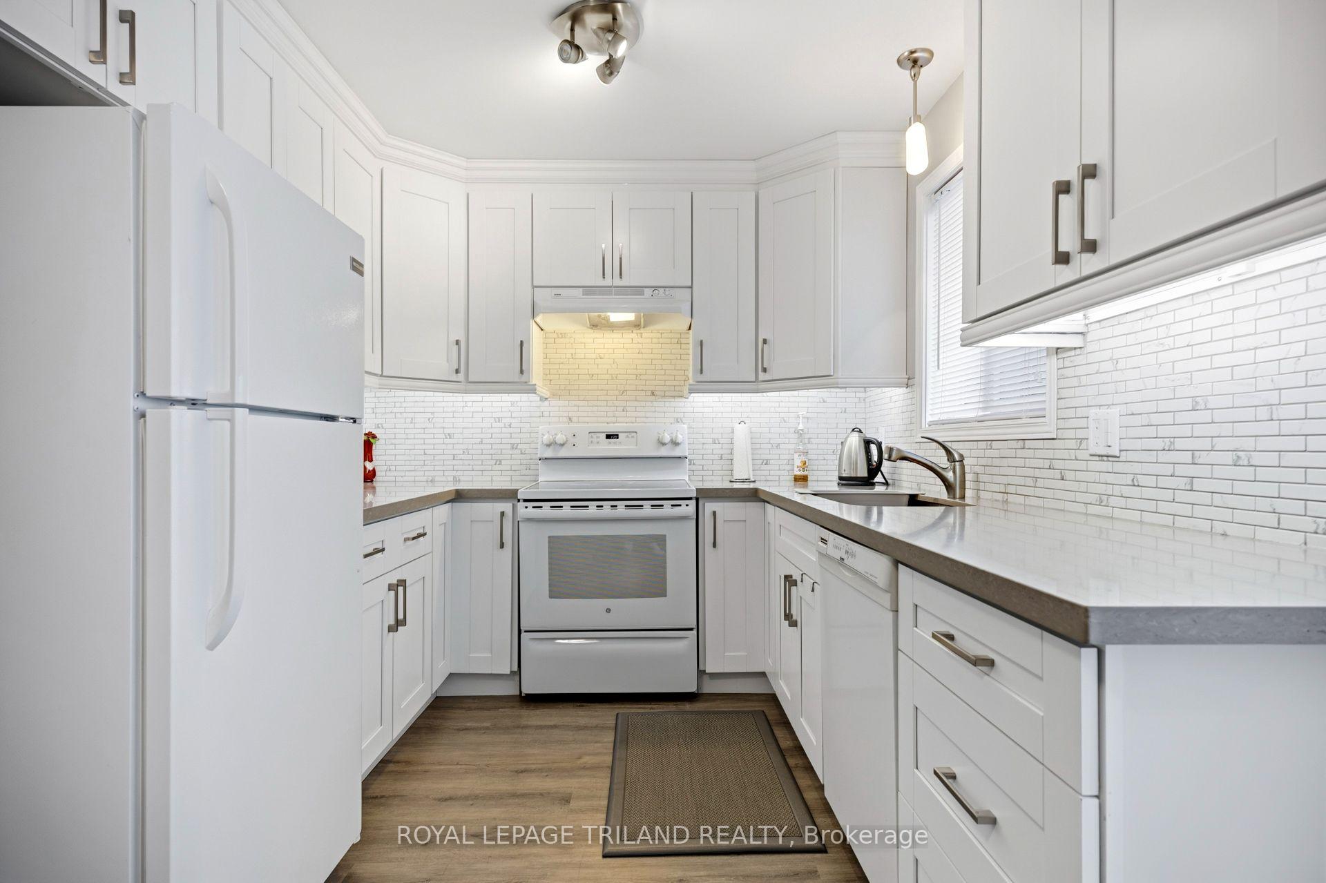 Photo 10 of Unit 4, 50 Chapman Court, London, North I — HOMEH