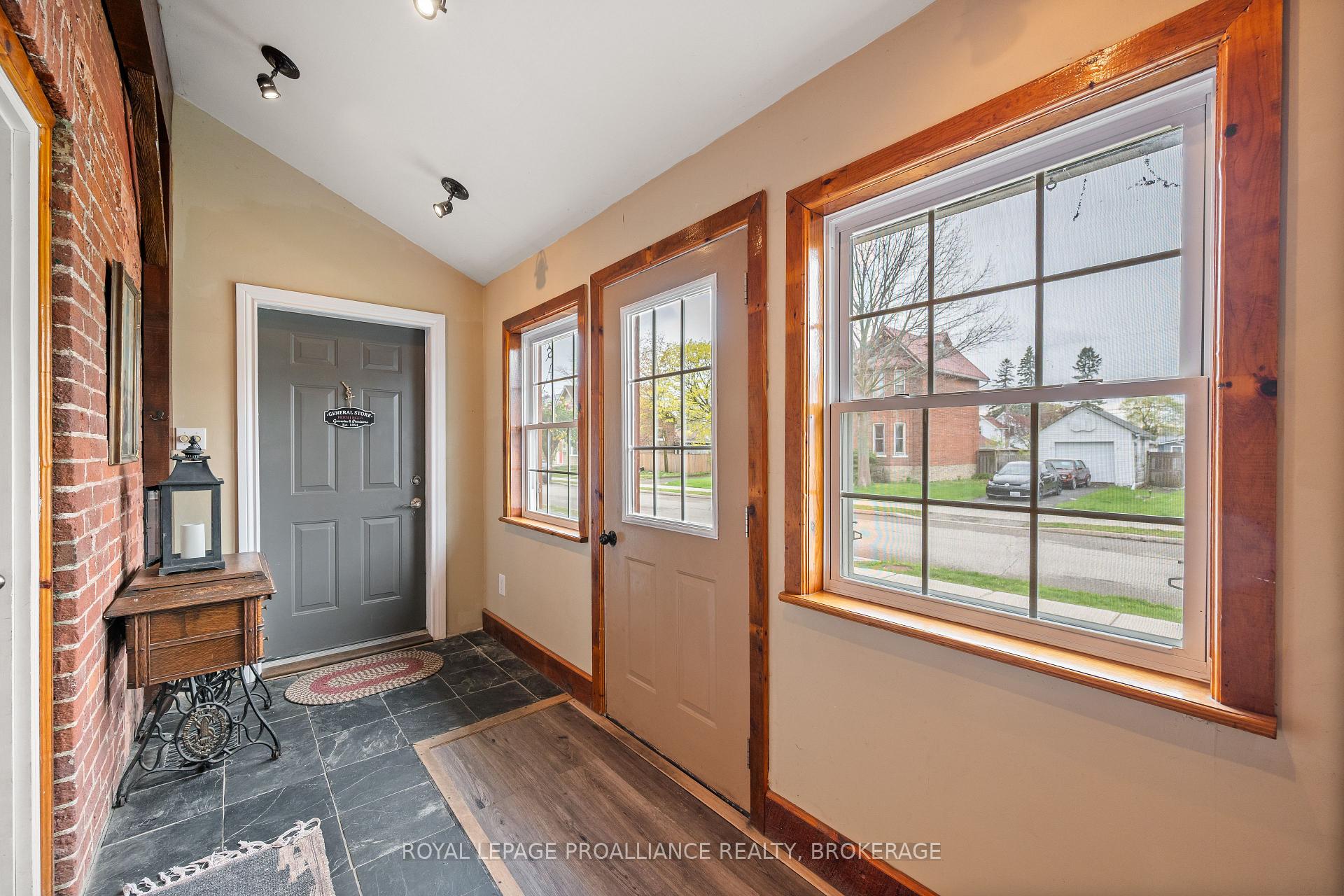 Photo 5 of 277 Brock Street, Gananoque, Gananoque — HOMEH