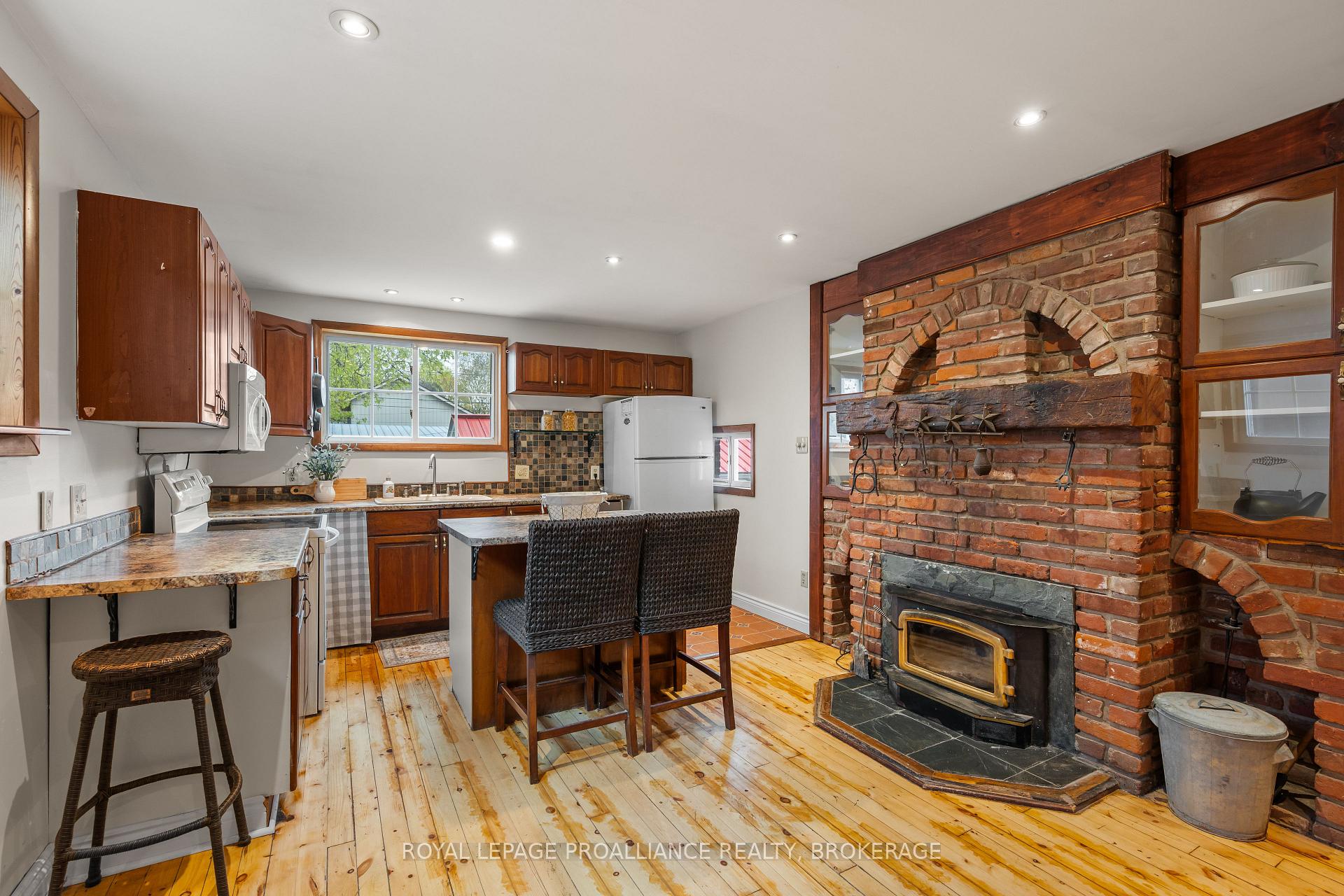 Photo 12 of 277 Brock Street, Gananoque, Gananoque — HOMEH