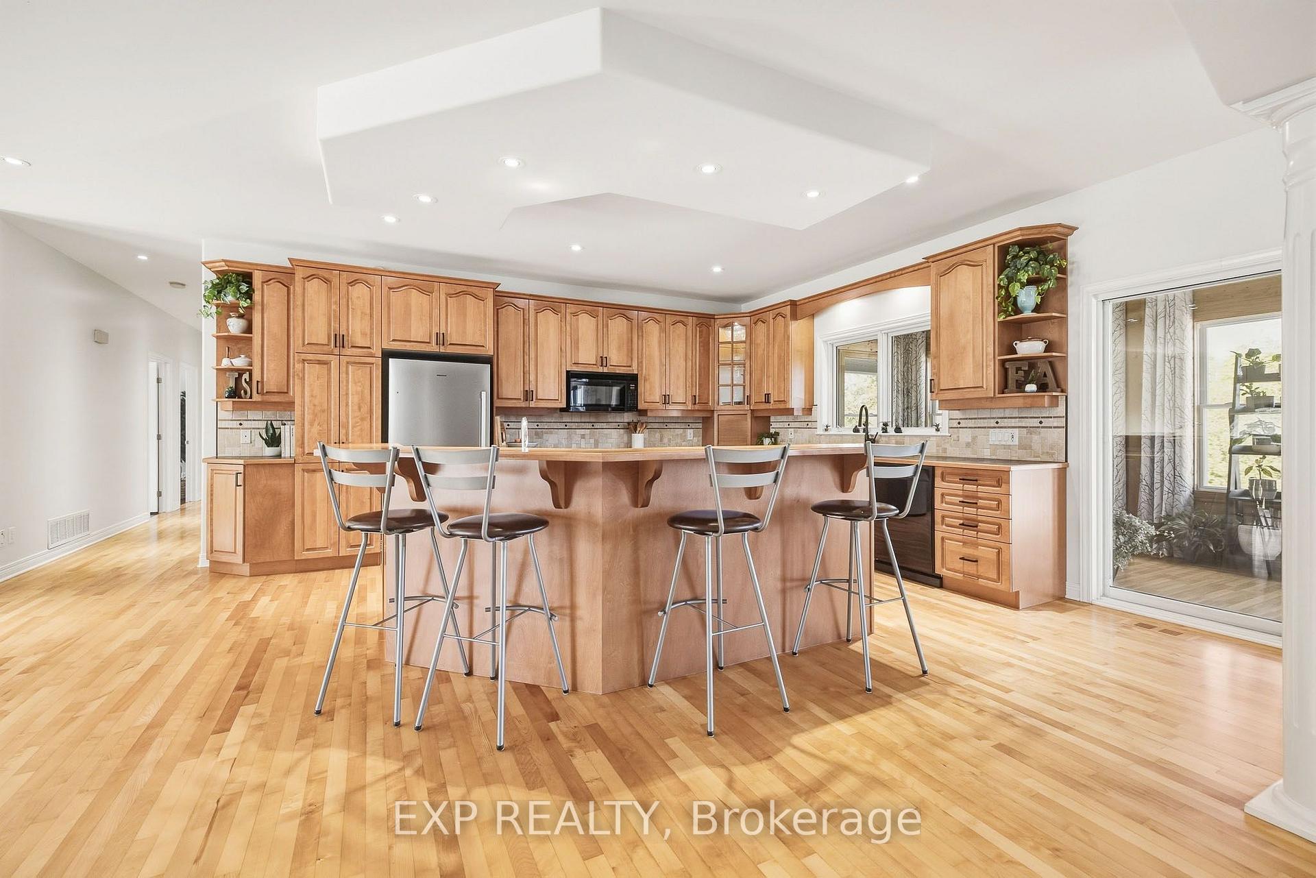 Photo 11 of 140 Windmill Crescent, Beckwith, Beckwith Twp — HOMEH
