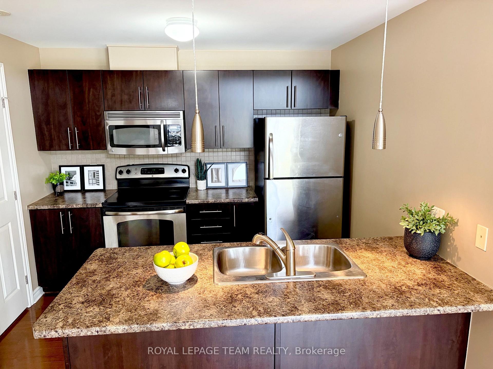 Photo 6 of Unit L, 767 Cedar Creek Drive, Ottawa, Blossom Park/Kemp Park/Findlay Creek — HOMEH